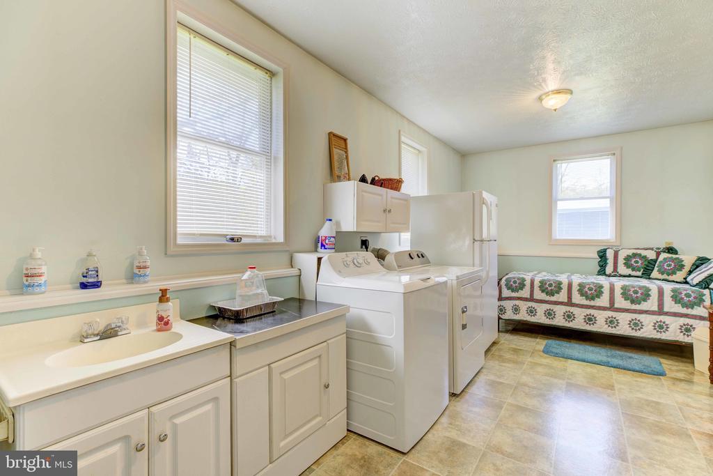 Wardensville, West Virginia, 26851, United States, 3 Bedrooms Bedrooms, ,1 BathroomBathrooms,Residential,For Sale,1930420