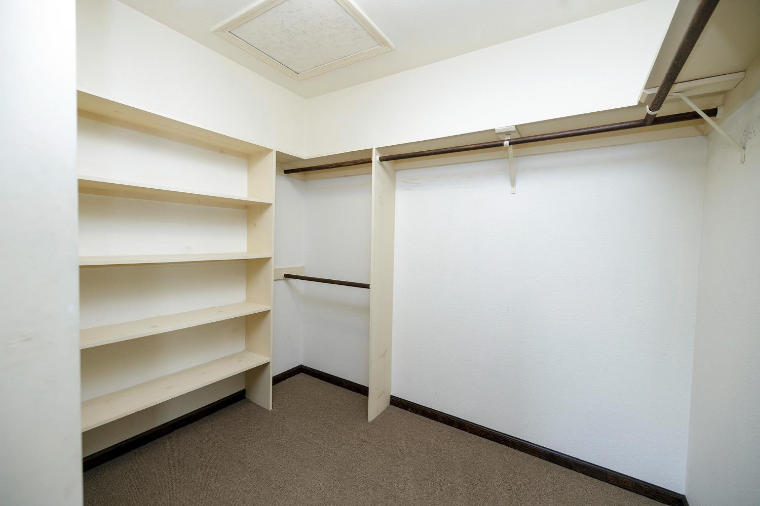 Turlock, California, 95380, United States, 4 Bedrooms Bedrooms, ,5 BathroomsBathrooms,Residential,For Sale,1992358