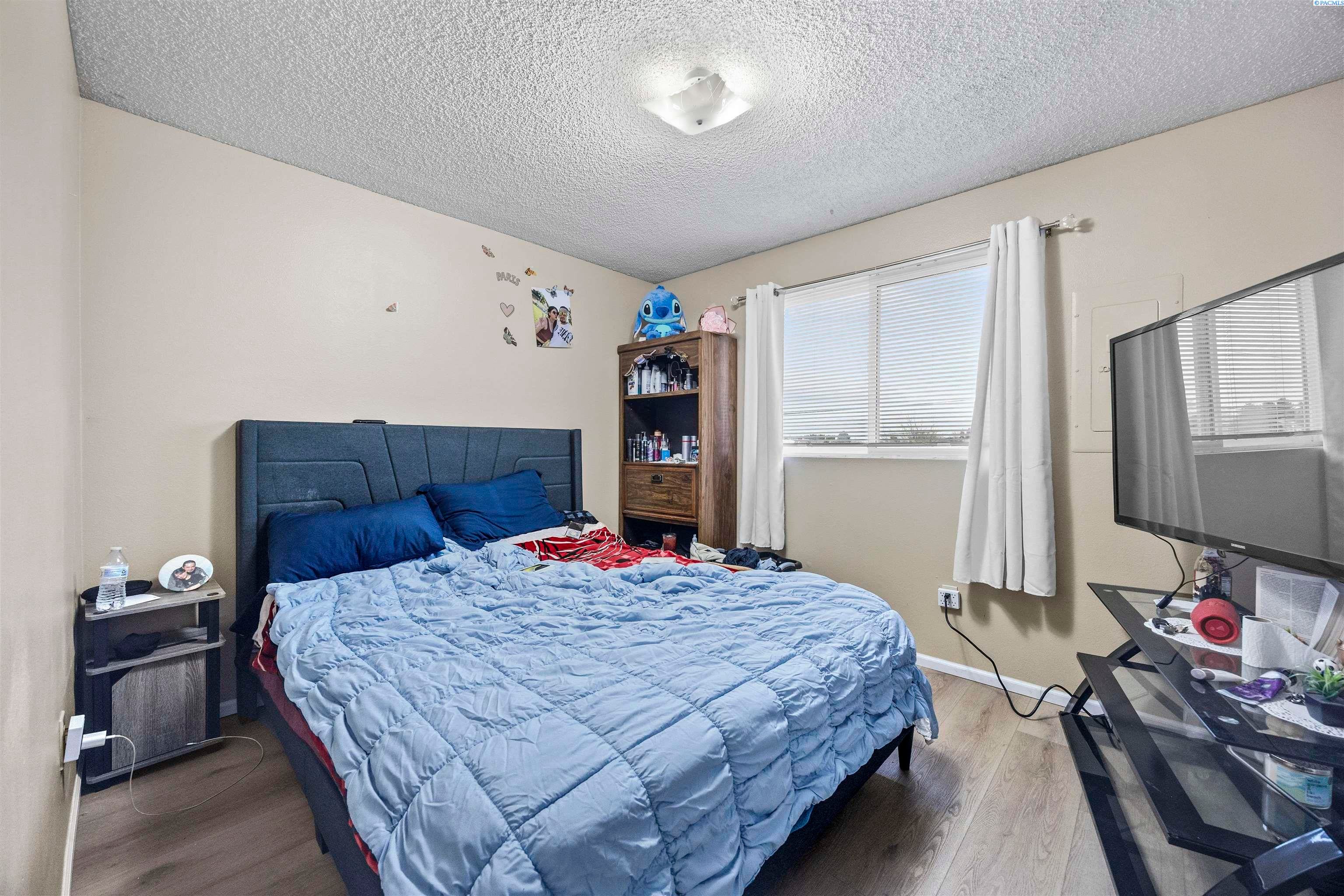 Zillah, Washington, 98953, United States, 9 Bedrooms Bedrooms, ,Residential,For Sale,2013273