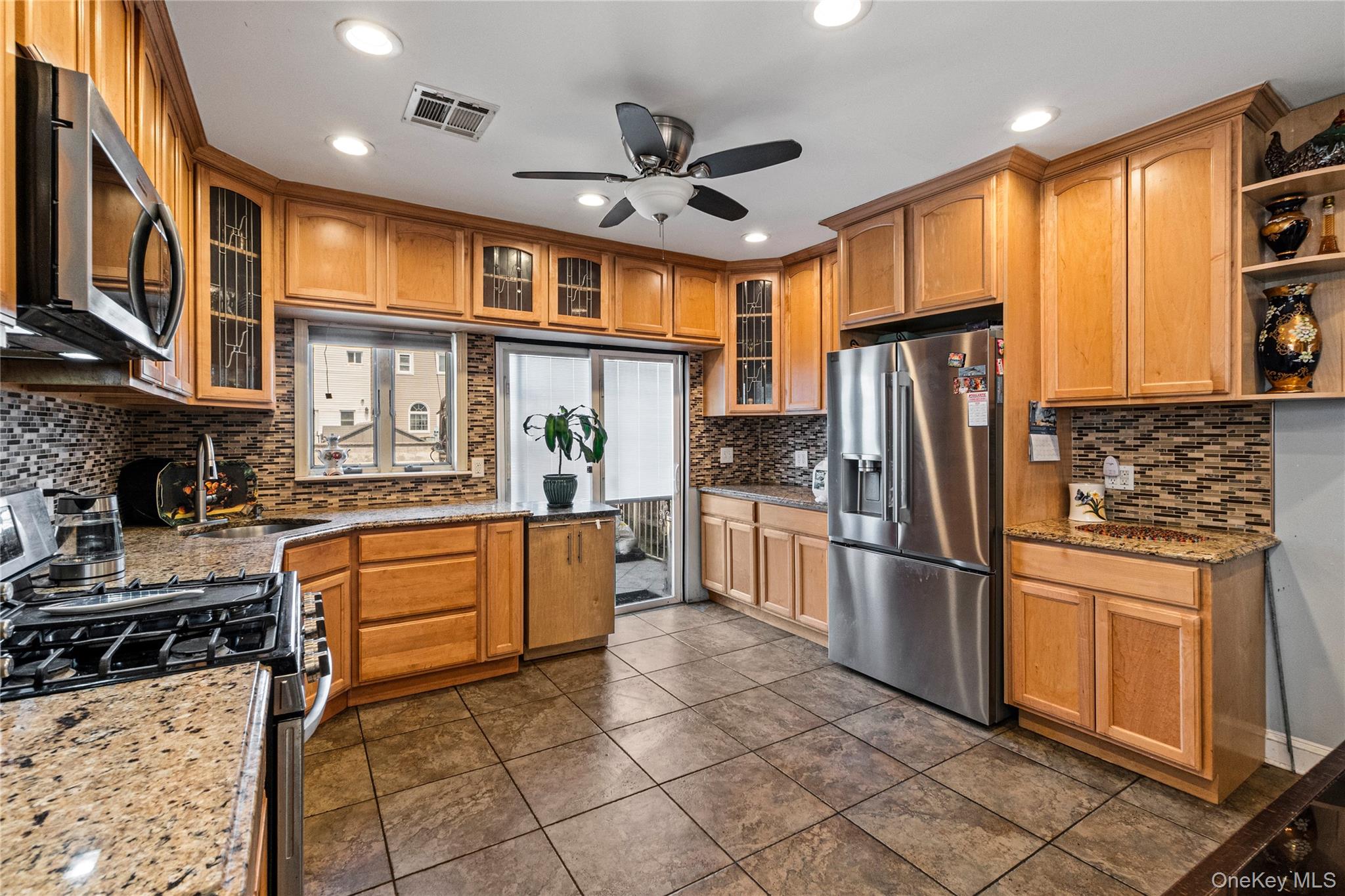  2049 E 71st Street, Brooklyn, NY, 11234 - 物件實景