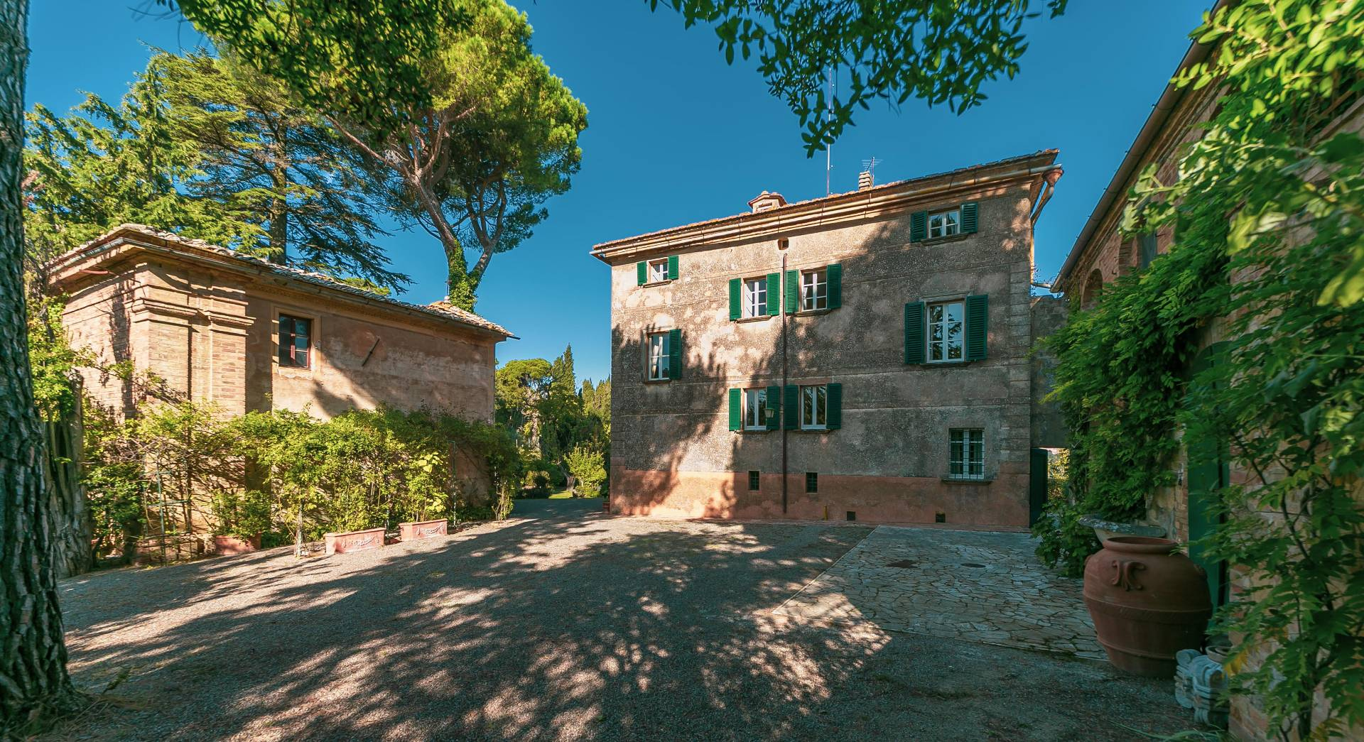 Via di Villa Bianca, Montepulciano, Siena, 53045, IT, 10 Bedrooms Bedrooms, ,10 BathroomsBathrooms,Residential,For Sale,Via di Villa Bianca,1311375