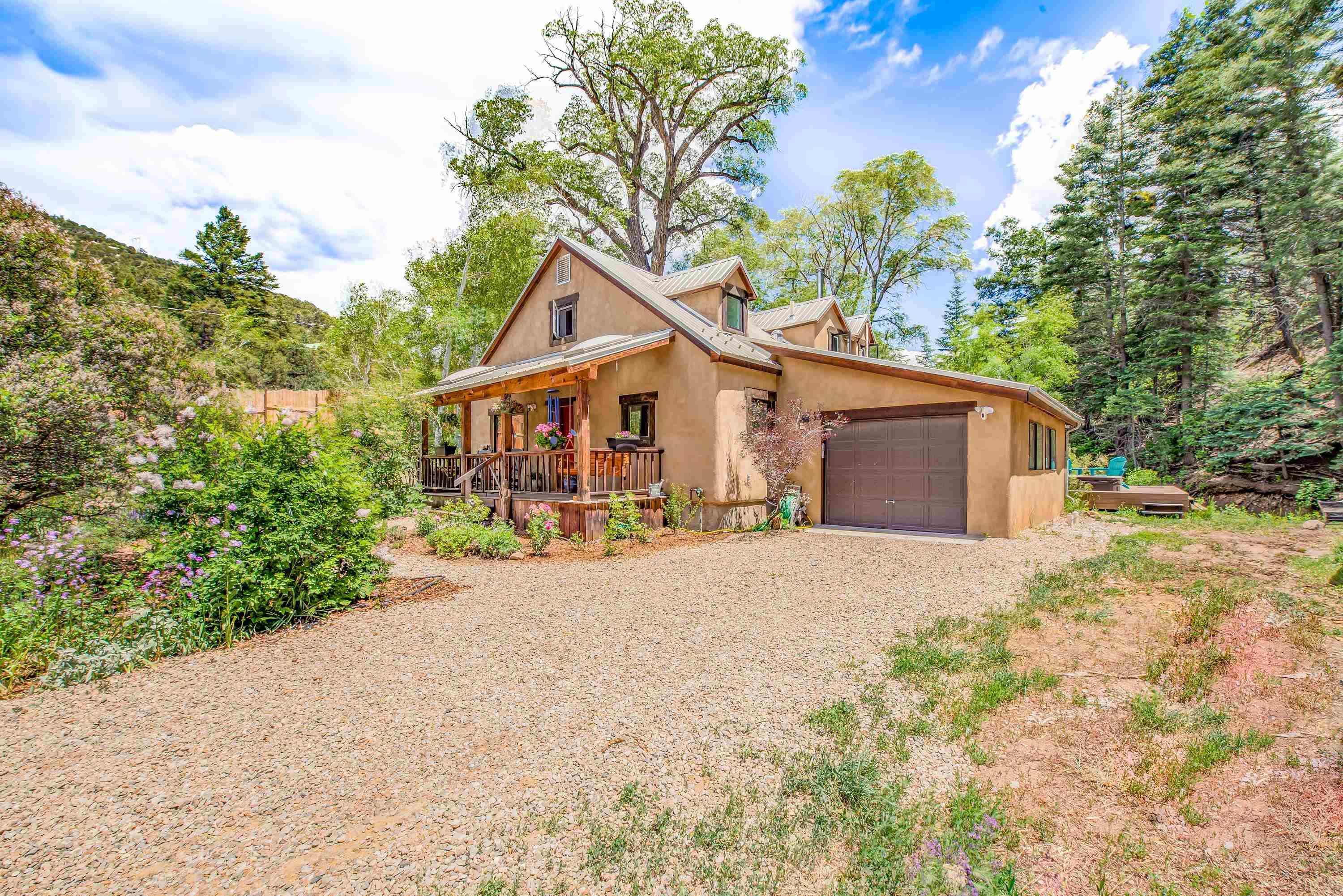 Taos, New Mexico, 87571, United States, 2 Bedrooms Bedrooms, ,2 BathroomsBathrooms,Residential,For Sale,1829499