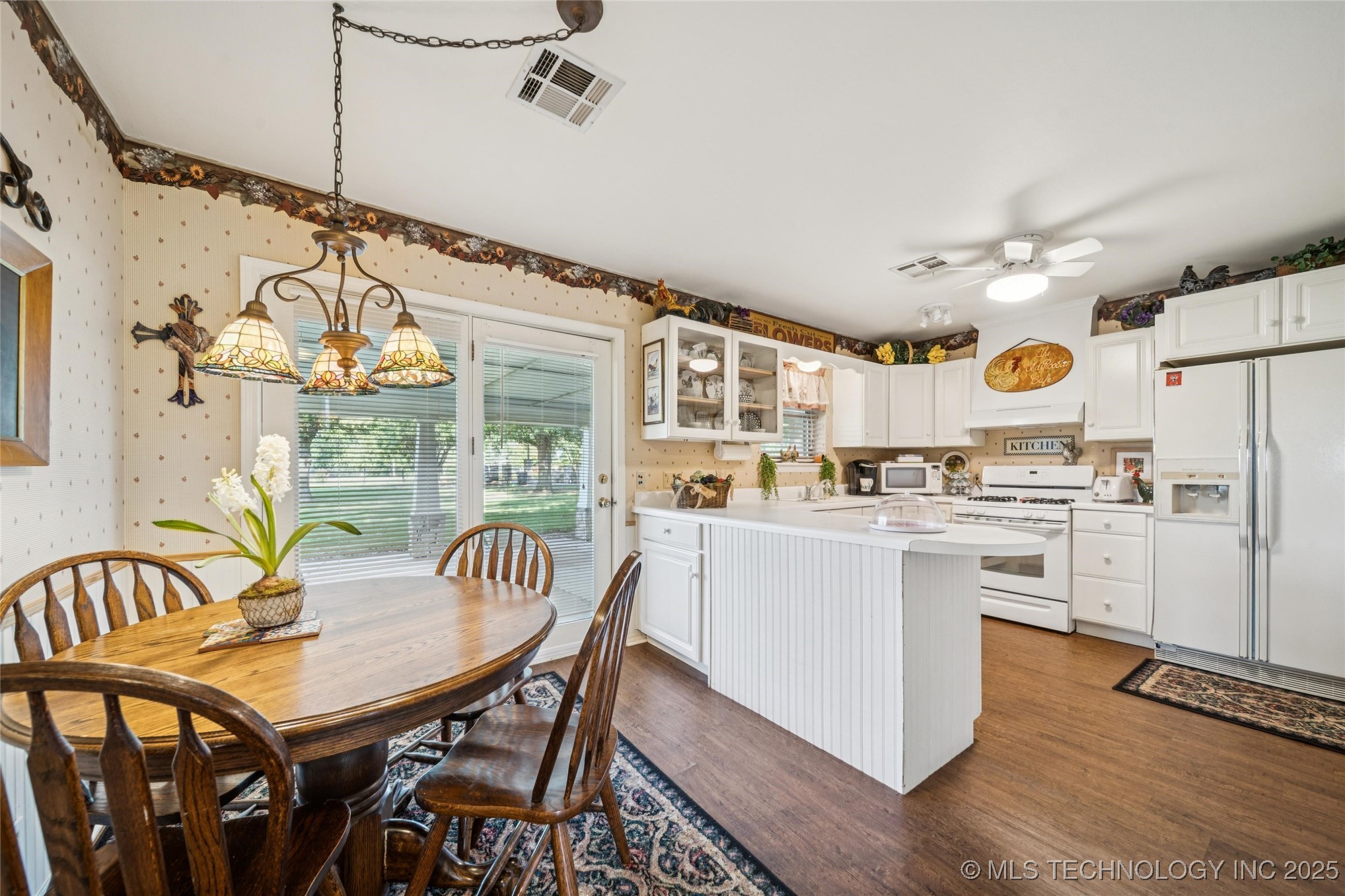 Mounds, Oklahoma, 74047, United States, 4 Bedrooms Bedrooms, ,6 BathroomsBathrooms,Residential,For Sale,1960960