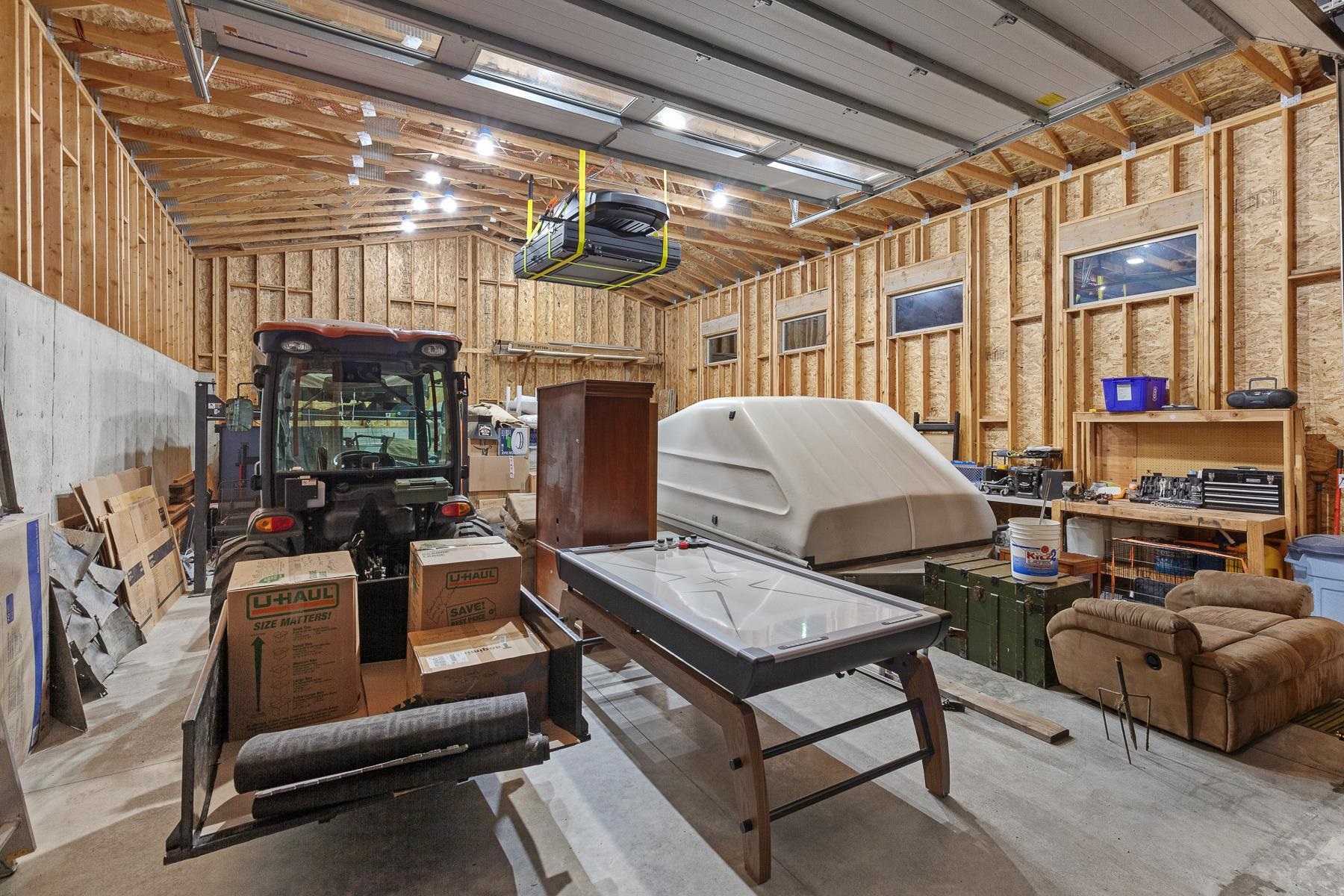 Newman Lake, Washington, 99025, United States, 3 Bedrooms Bedrooms, ,4 BathroomsBathrooms,Residential,For Sale,2028659