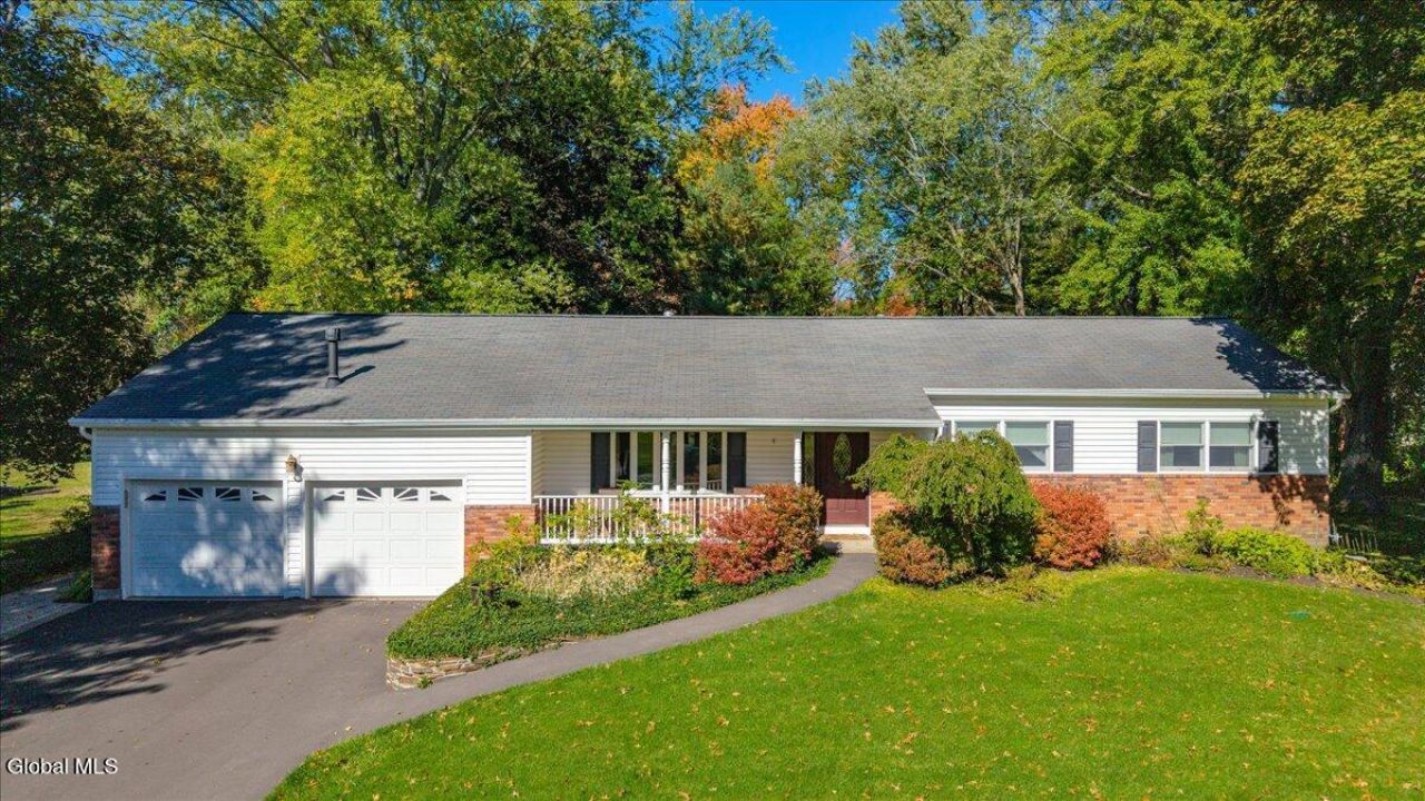 Clifton Park, New York, 12065, United States, 4 Bedrooms Bedrooms, ,3 BathroomsBathrooms,Residential,For Sale,1968691