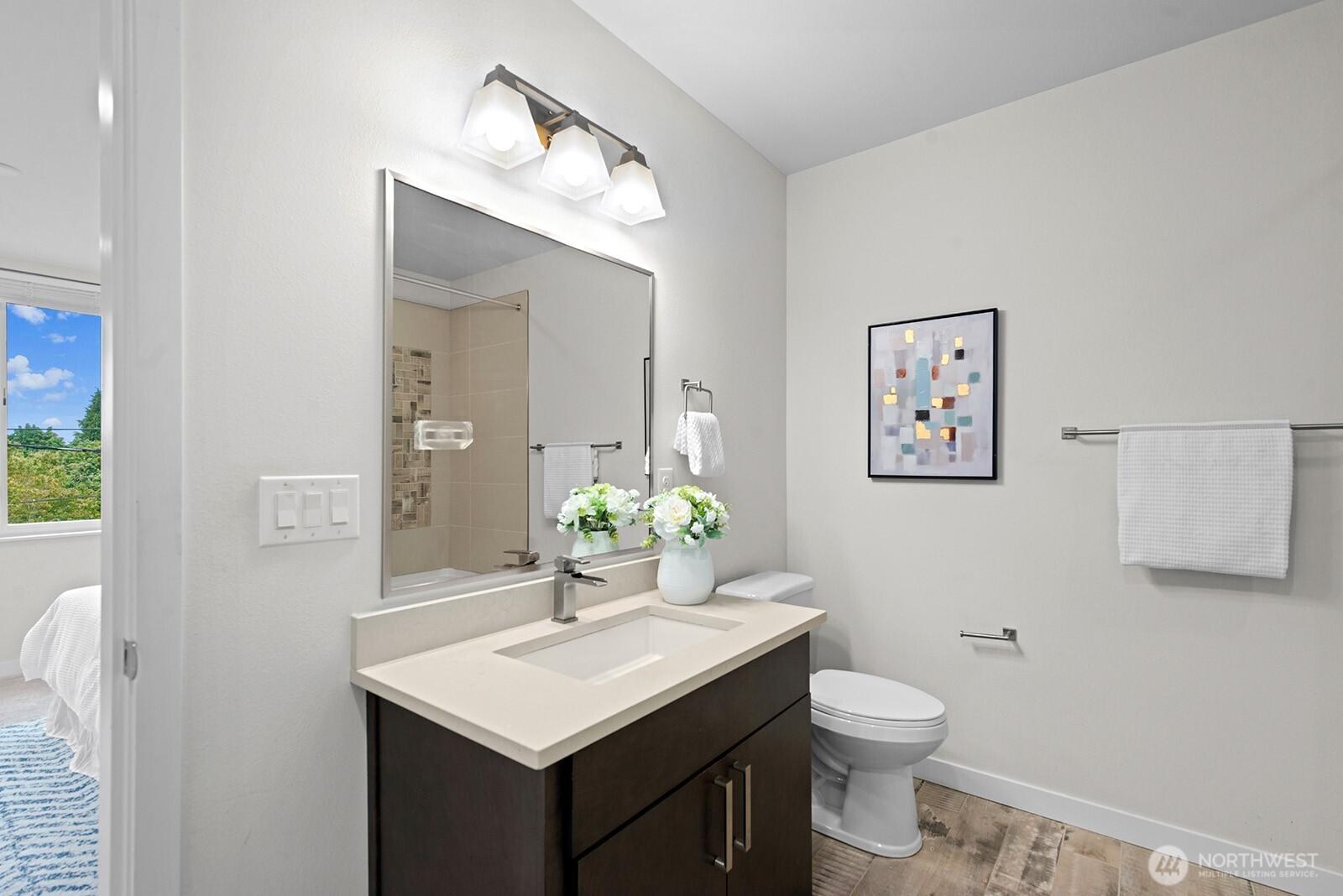 SEATTLE, Washington, 98115, United States, 2 Bedrooms Bedrooms, ,3 BathroomsBathrooms,Residential,For Sale,1918220