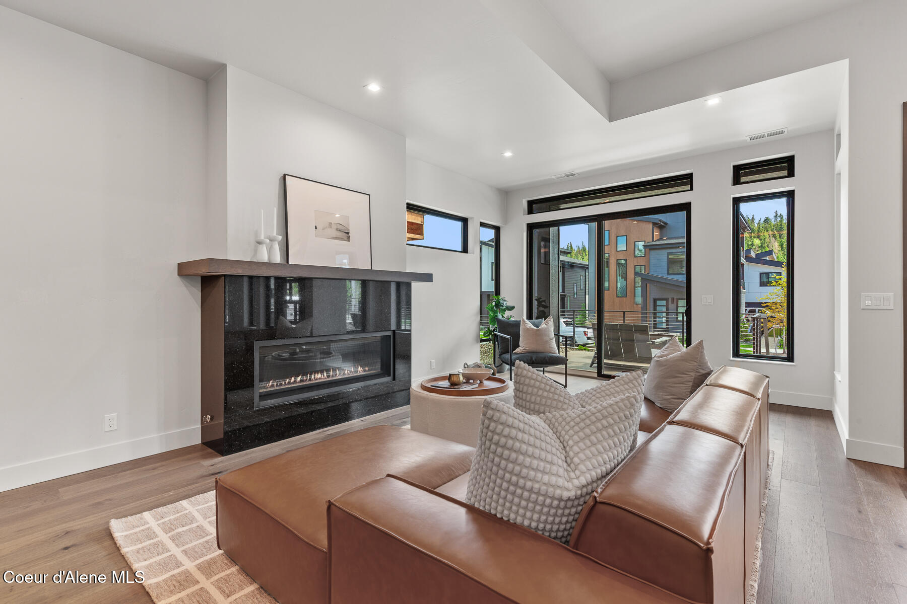 Coeur d'Alene, Idaho, 83814, United States, 3 Bedrooms Bedrooms, ,4 BathroomsBathrooms,Residential,For Sale,2005141