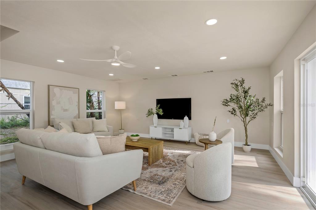 Belleair Bluffs, Florida, 33770, United States, 4 Bedrooms Bedrooms, ,3 BathroomsBathrooms,Residential,For Sale,1906119