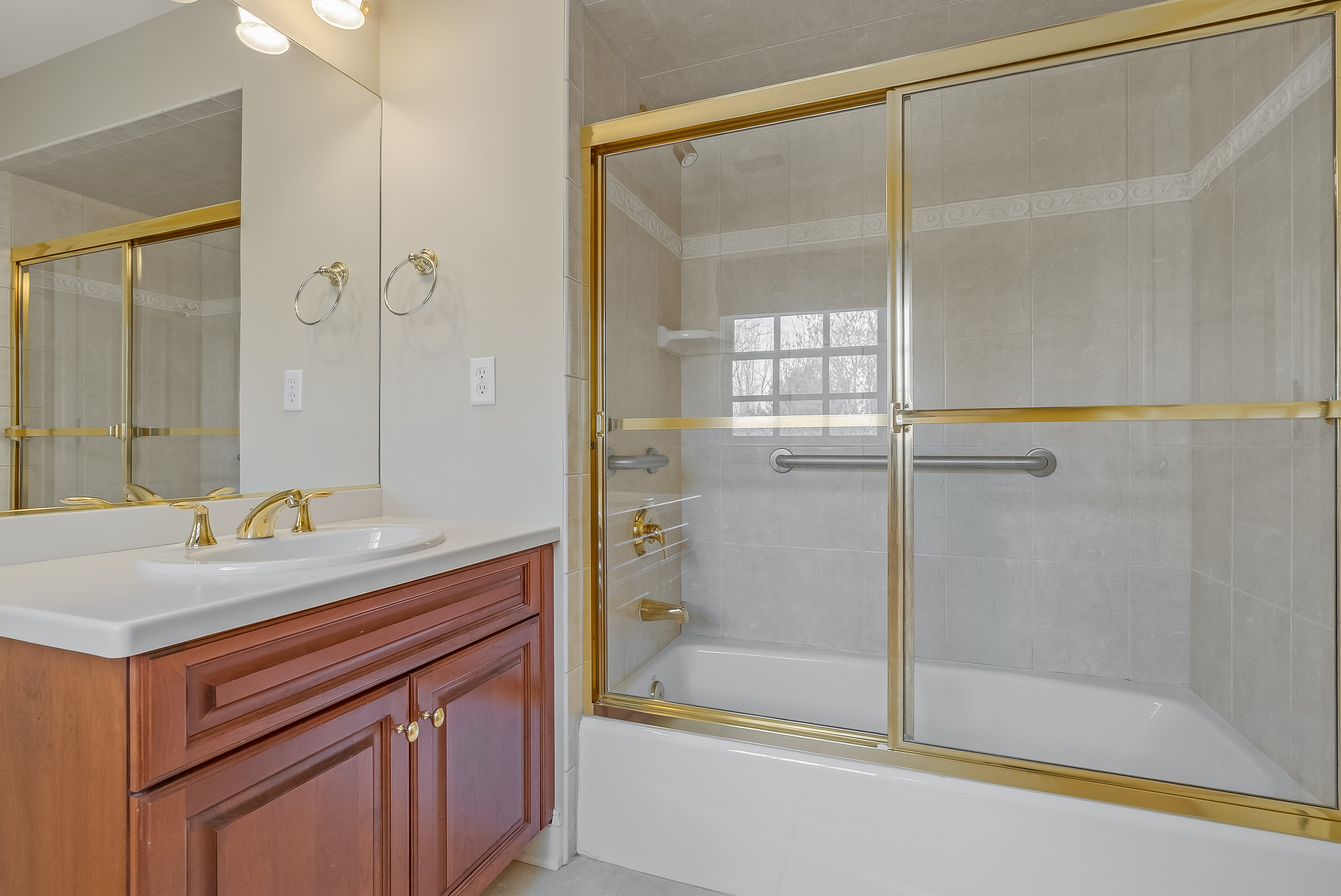  Georgian Colonial Home Set on Three Plus Acres - 物件實景