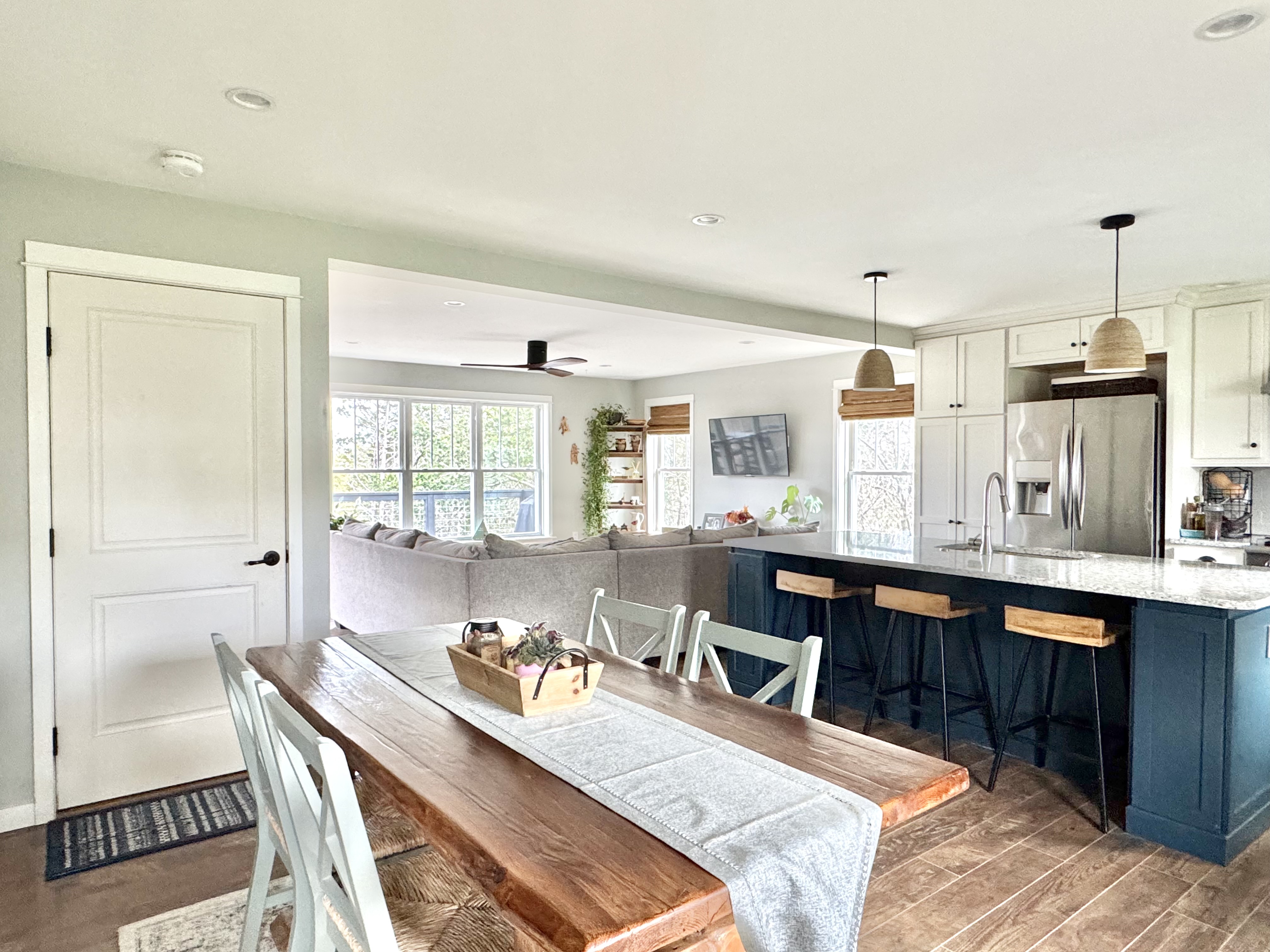 Athens, New York, 12015, United States, 3 Bedrooms Bedrooms, ,3 BathroomsBathrooms,Residential,For Sale,1995415