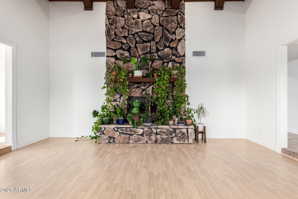 Mesa, Arizona, 85203, United States, 4 Bedrooms Bedrooms, ,3 BathroomsBathrooms,Residential,For Sale,2001471