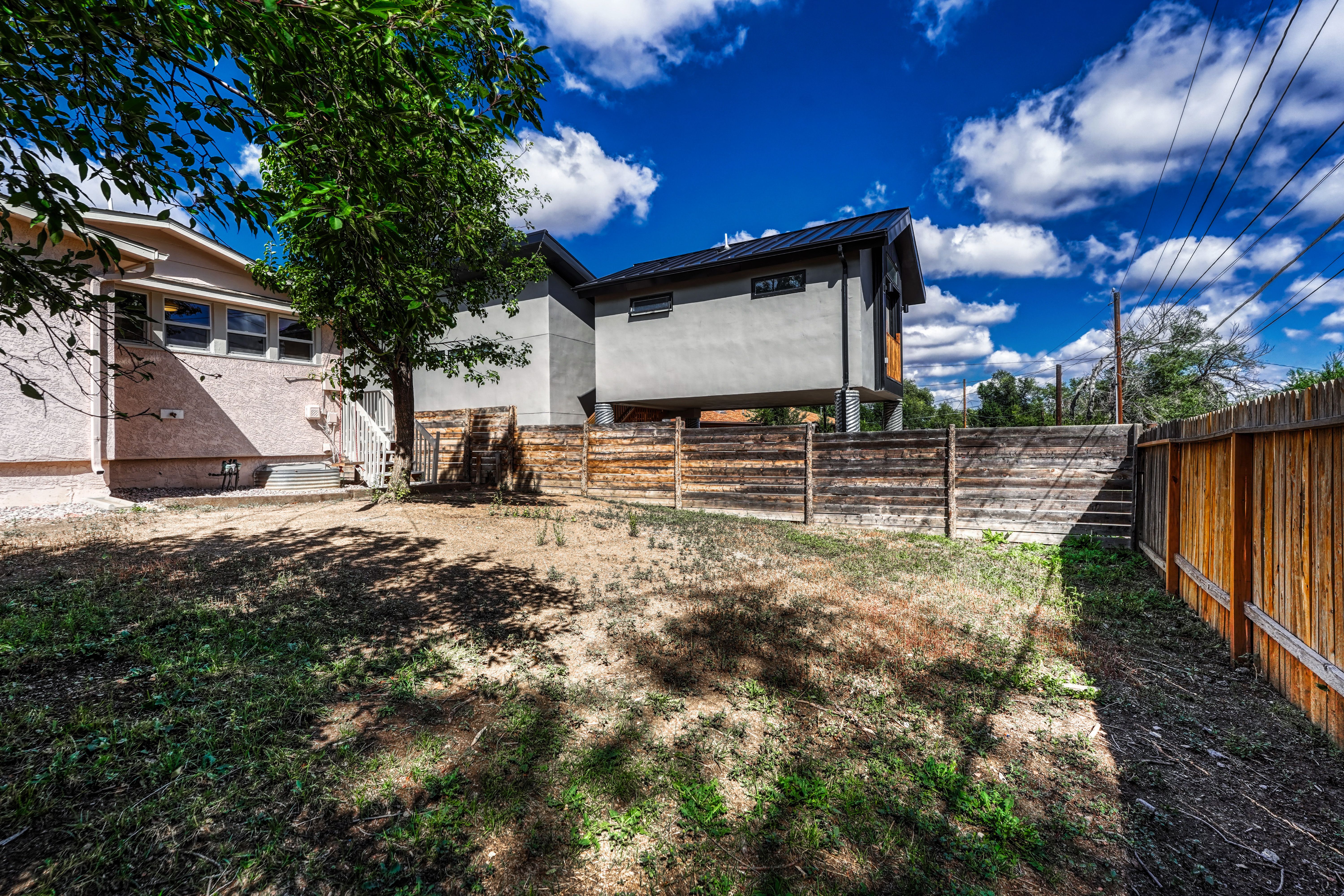  Welcome to This Beautifully Updated Home in Calvert Heights - 物件實景