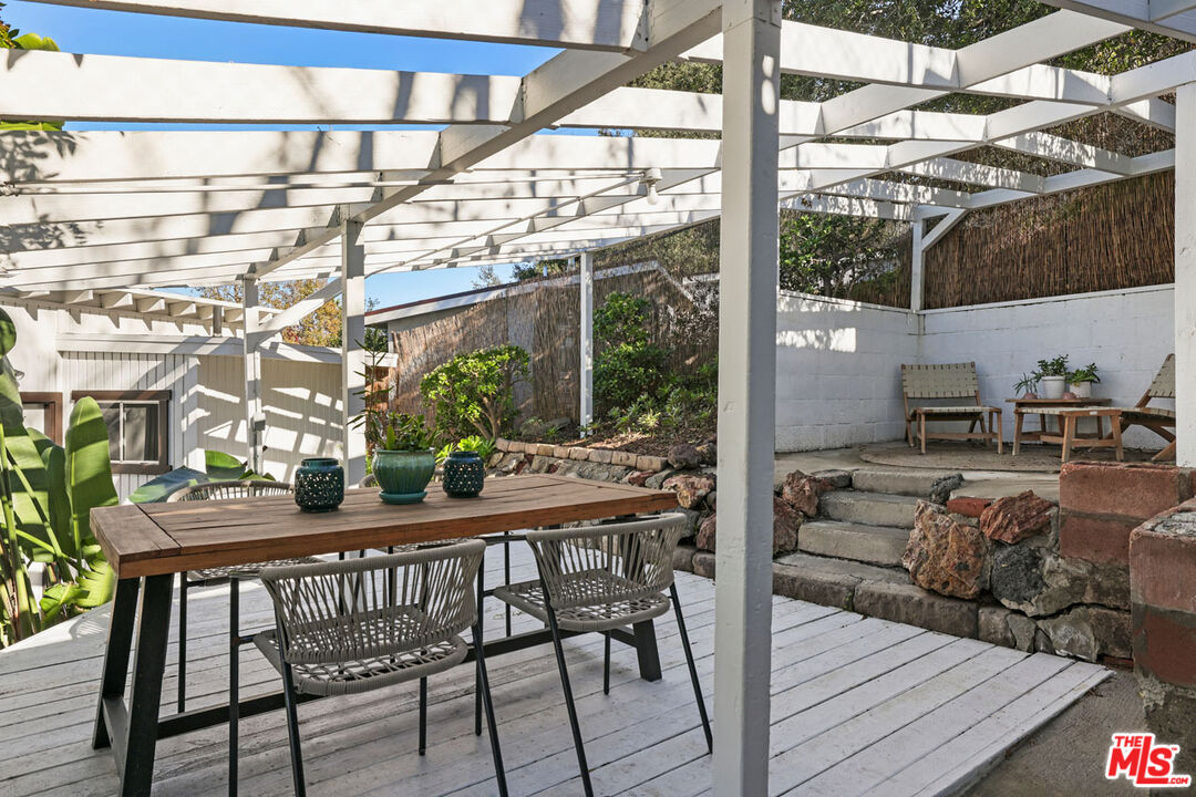 Los Angeles, California, 90041, United States, 3 Bedrooms Bedrooms, ,3 BathroomsBathrooms,Residential,For Sale,2001865