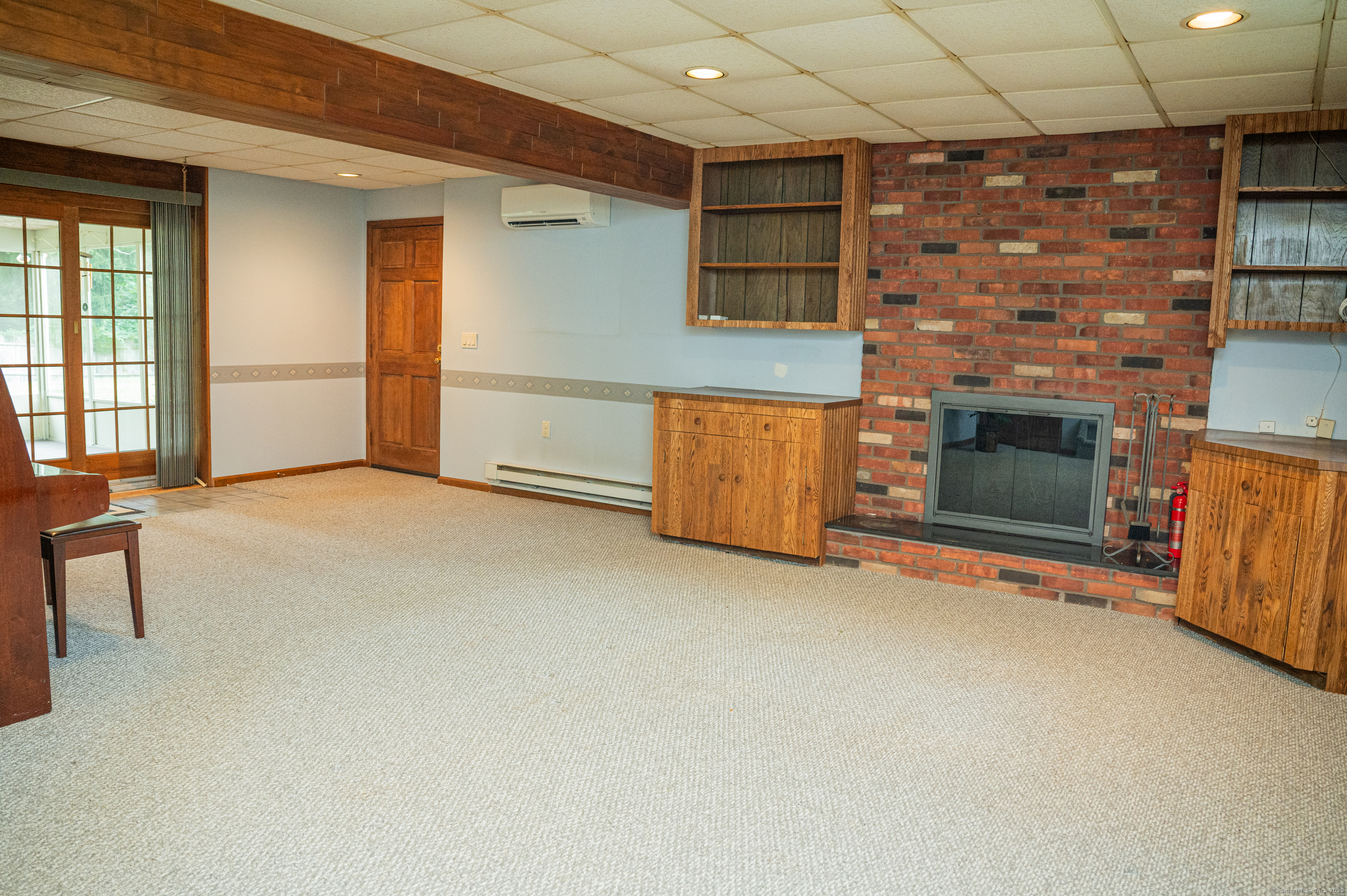 Branford, Connecticut, 06405, United States, 3 Bedrooms Bedrooms, ,2 BathroomsBathrooms,Residential,For Sale,1907106