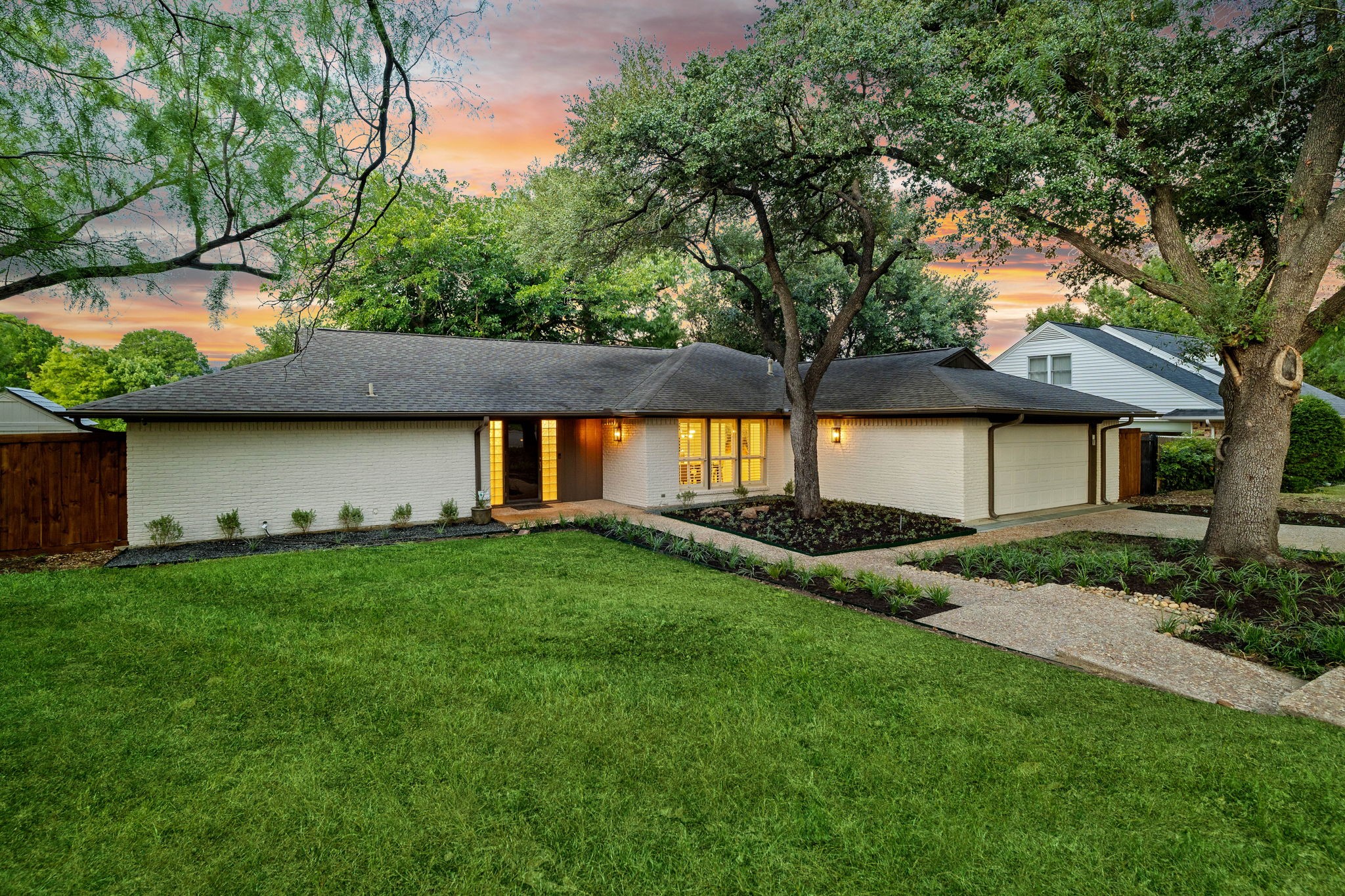 Irving, Texas, 75062, United States, 4 Bedrooms Bedrooms, ,3 BathroomsBathrooms,Residential,For Sale,1933641