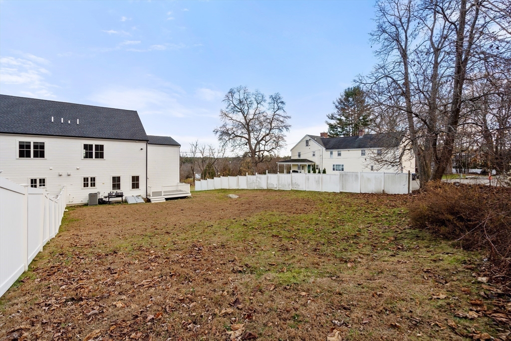 Mendon, Massachusetts, 01756, United States, 3 Bedrooms Bedrooms, ,3 BathroomsBathrooms,Residential,For Sale,1996040