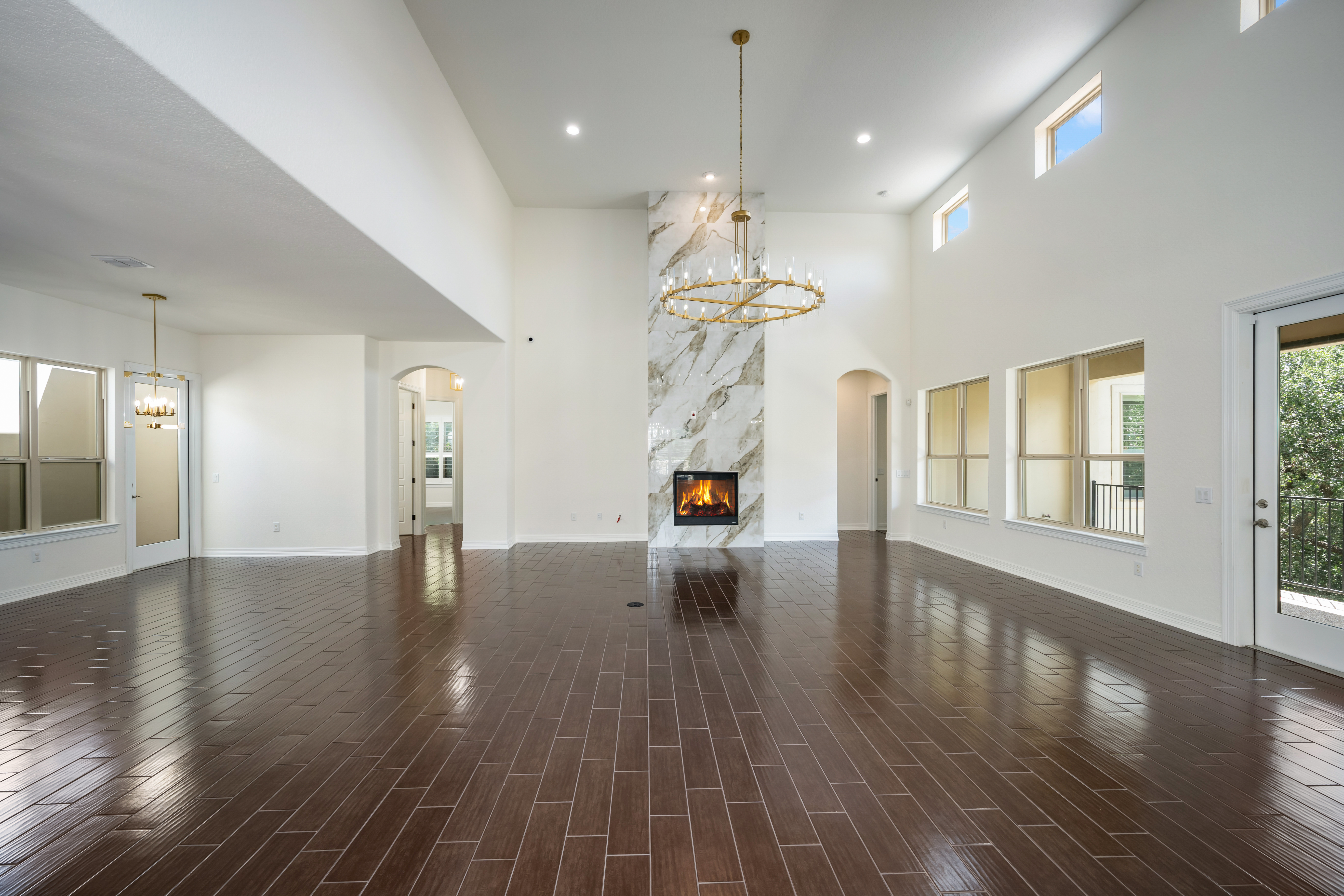  Beautifully Designed Offering Charm and Convenience - 物件實景