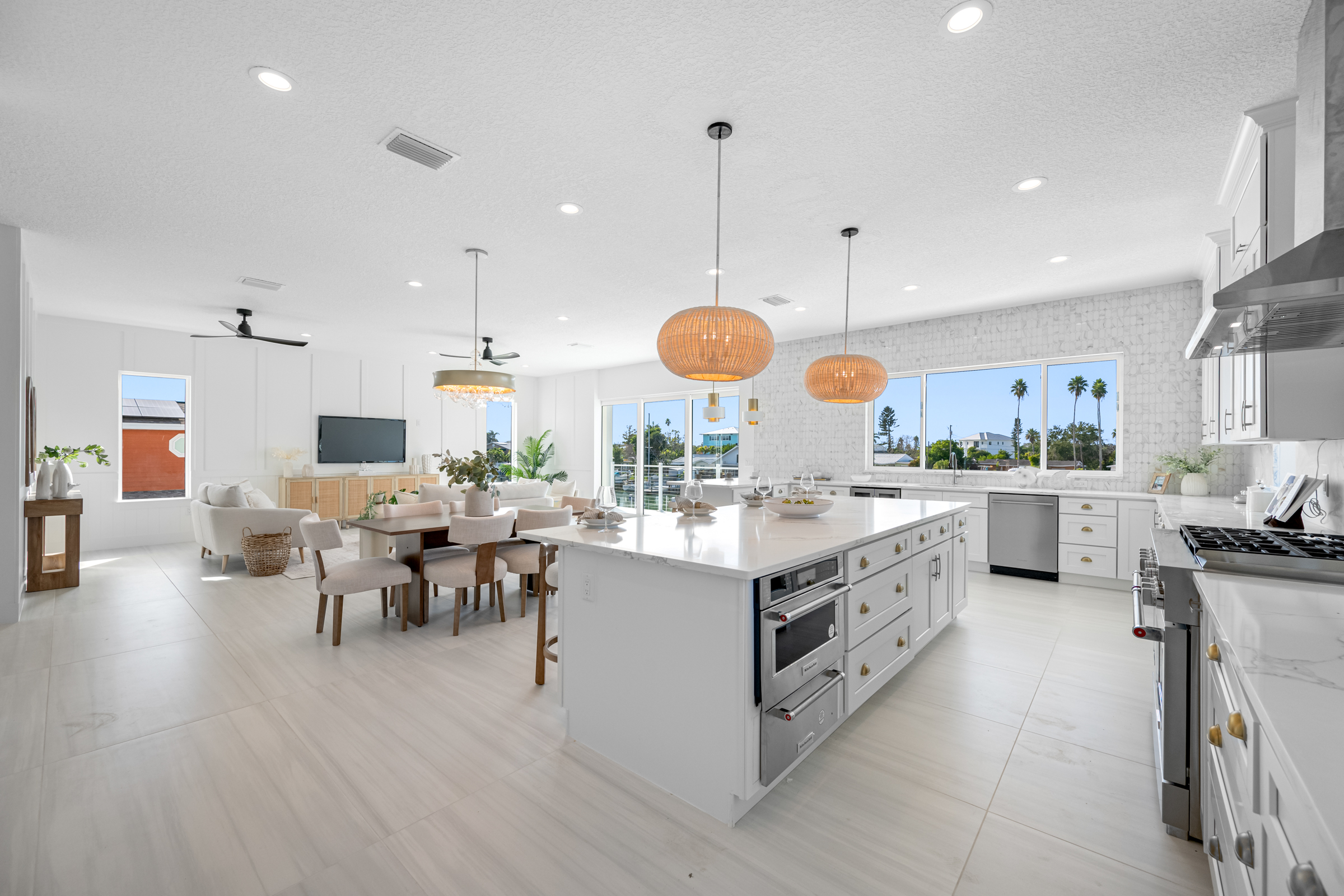 Madeira Beach, Florida, 33708, United States, 6 Bedrooms Bedrooms, ,6 BathroomsBathrooms,Residential,For Sale,1988521