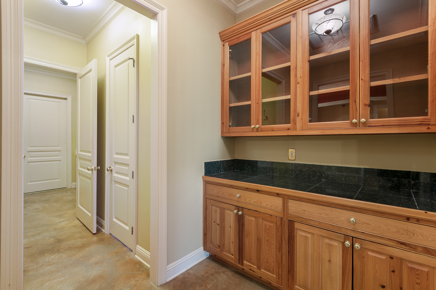 Baton Rouge, Louisiana, 70810, United States, 3 Bedrooms Bedrooms, ,3 BathroomsBathrooms,Residential,For Sale,1917502
