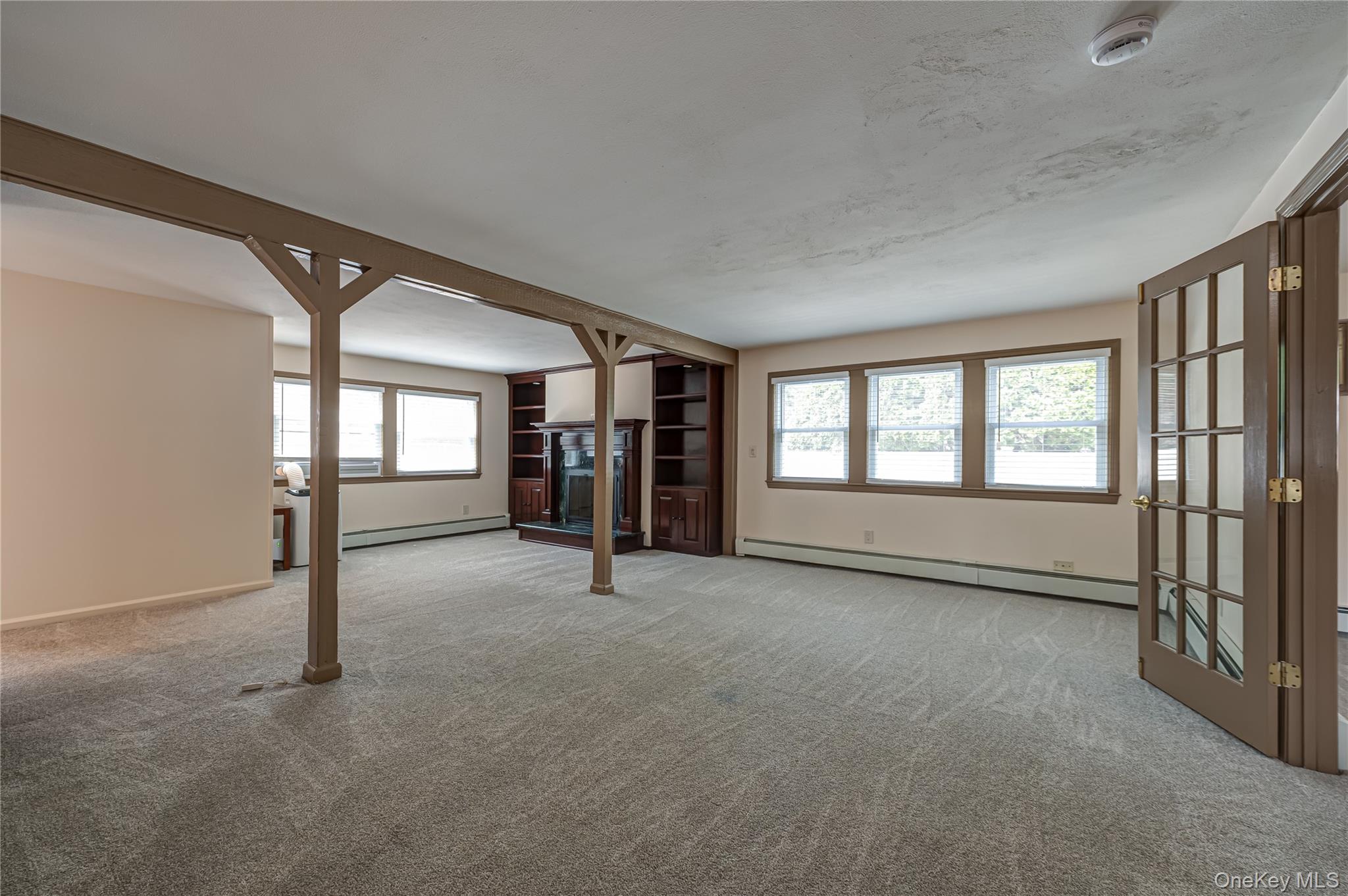  16 Sussex Lane, Lake Grove, NY, 11755 - 物件實景