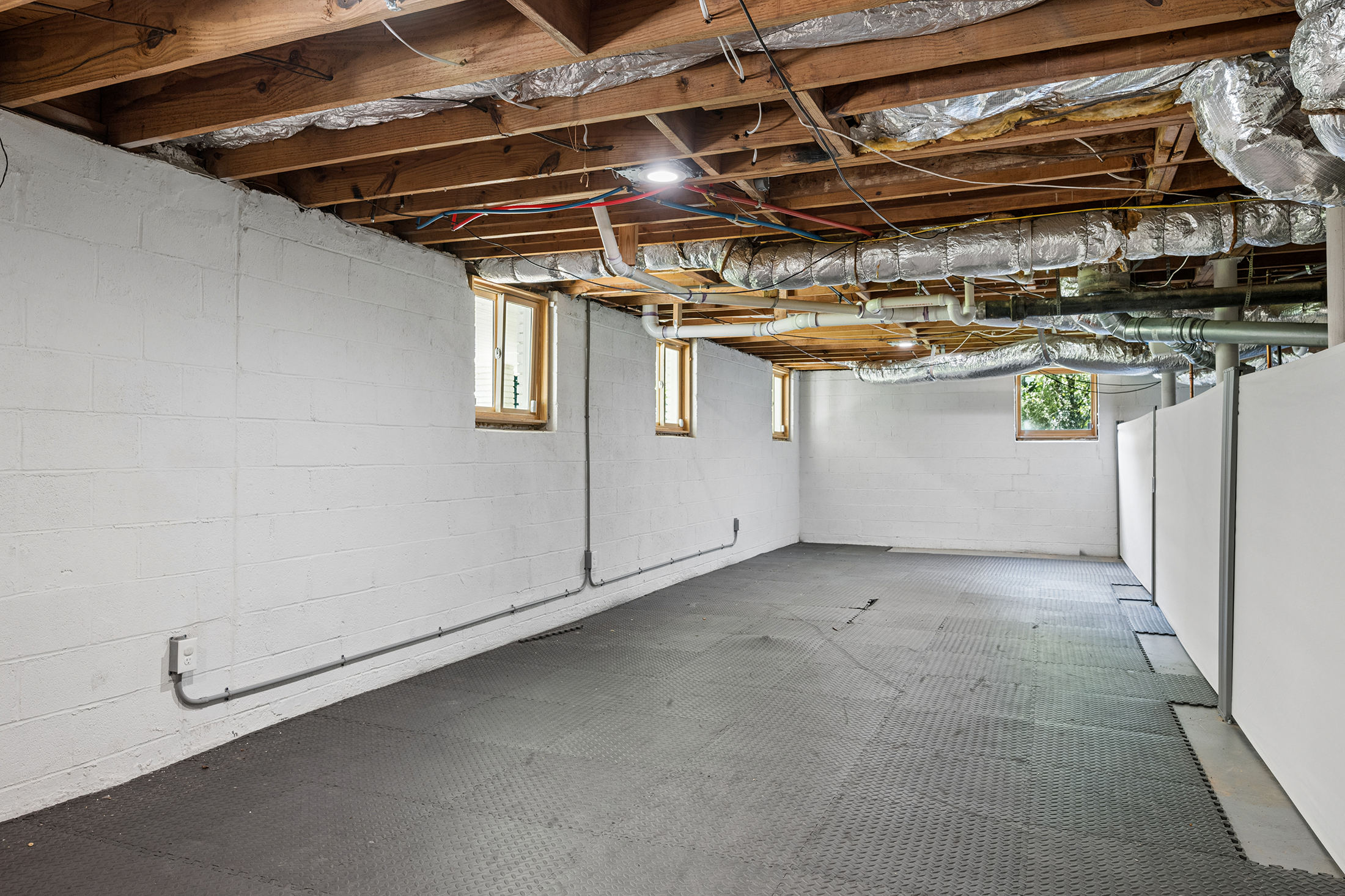  Thoughtfully Renovated Mid-Century Modern in Morningside - 物件實景
