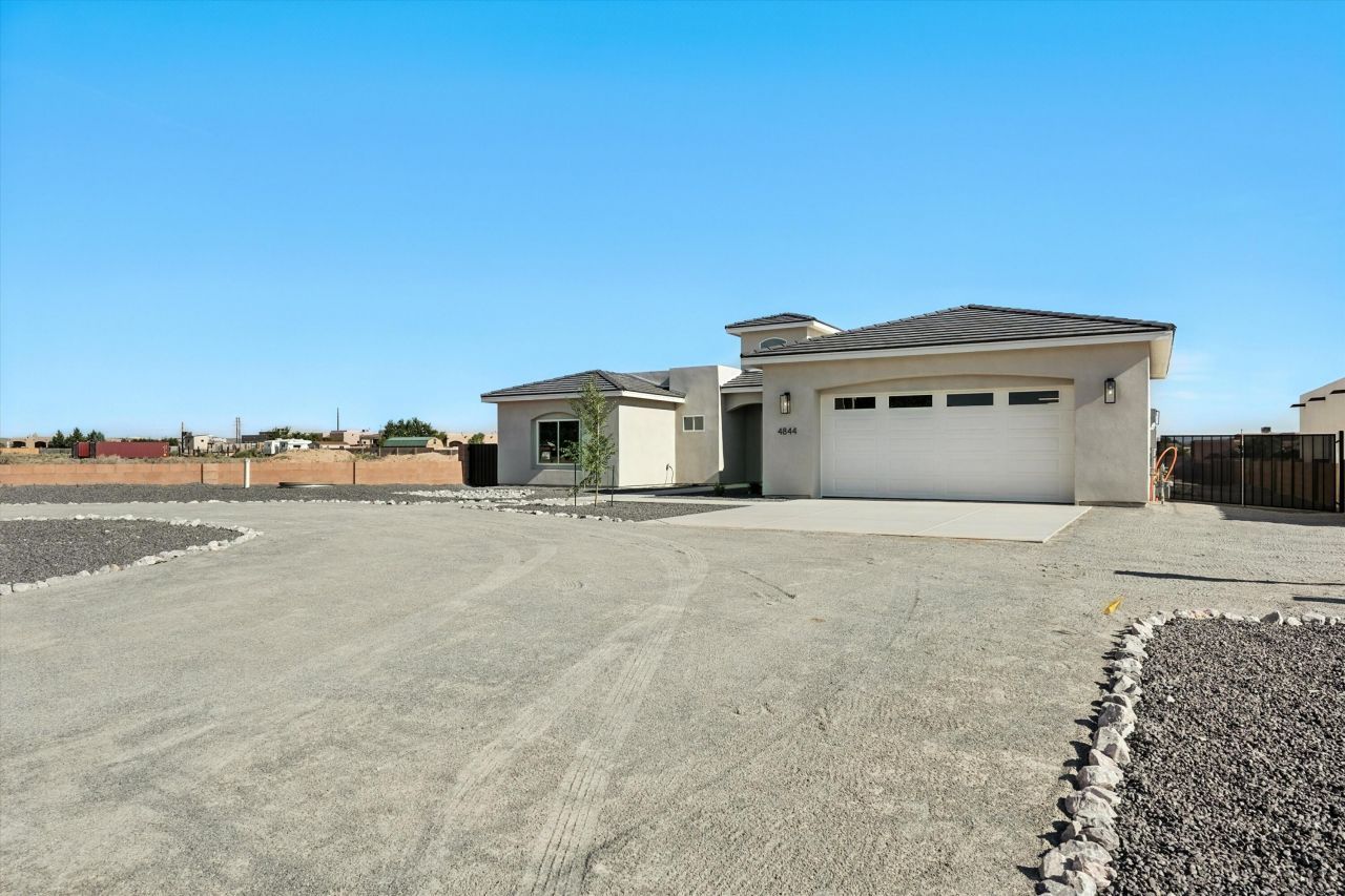 Rio Rancho, New Mexico, 87144, United States, 4 Bedrooms Bedrooms, ,3 BathroomsBathrooms,Residential,For Sale,1918026