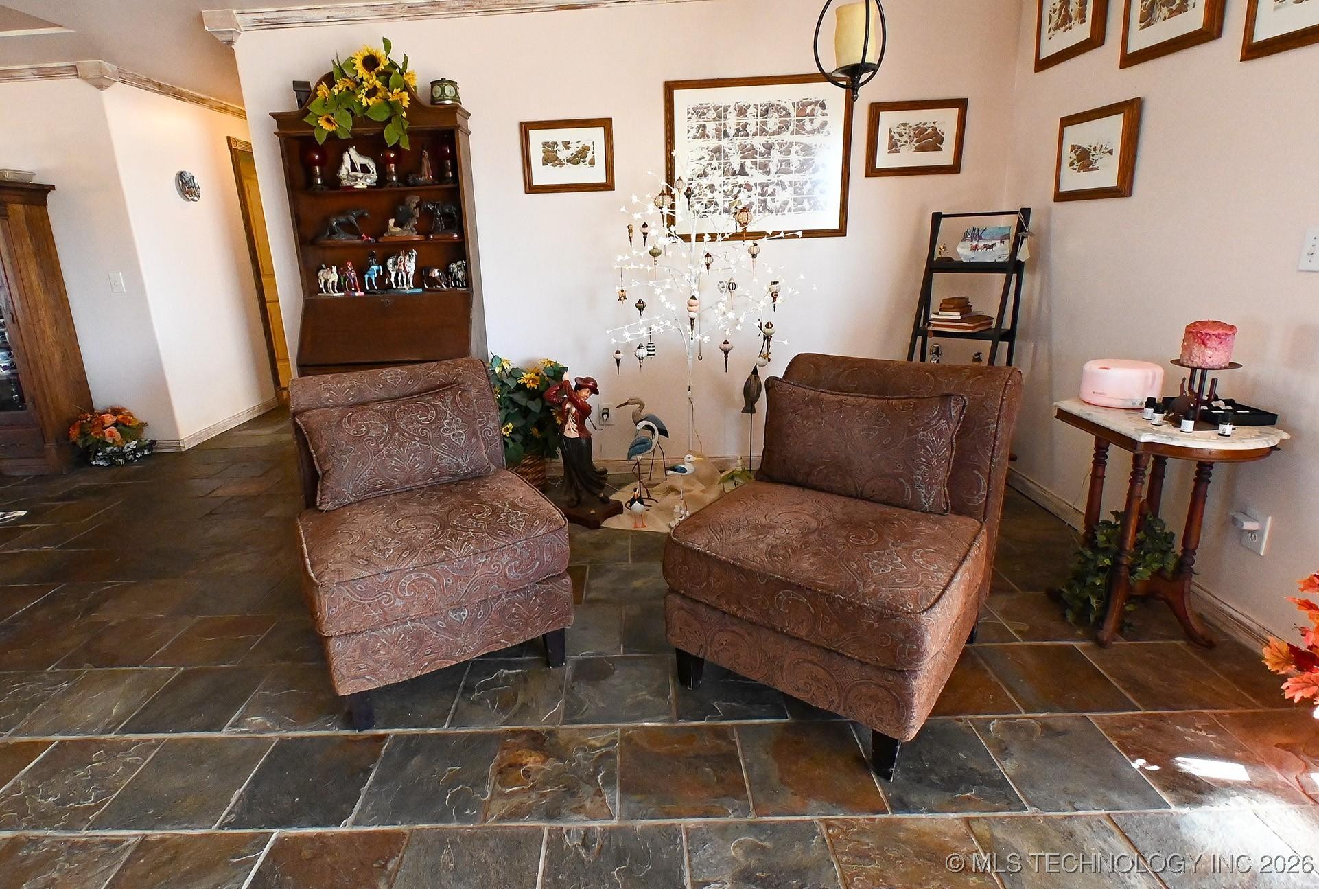 Sallisaw, Oklahoma, 74955, United States, 6 Bedrooms Bedrooms, ,4 BathroomsBathrooms,Residential,For Sale,2009244