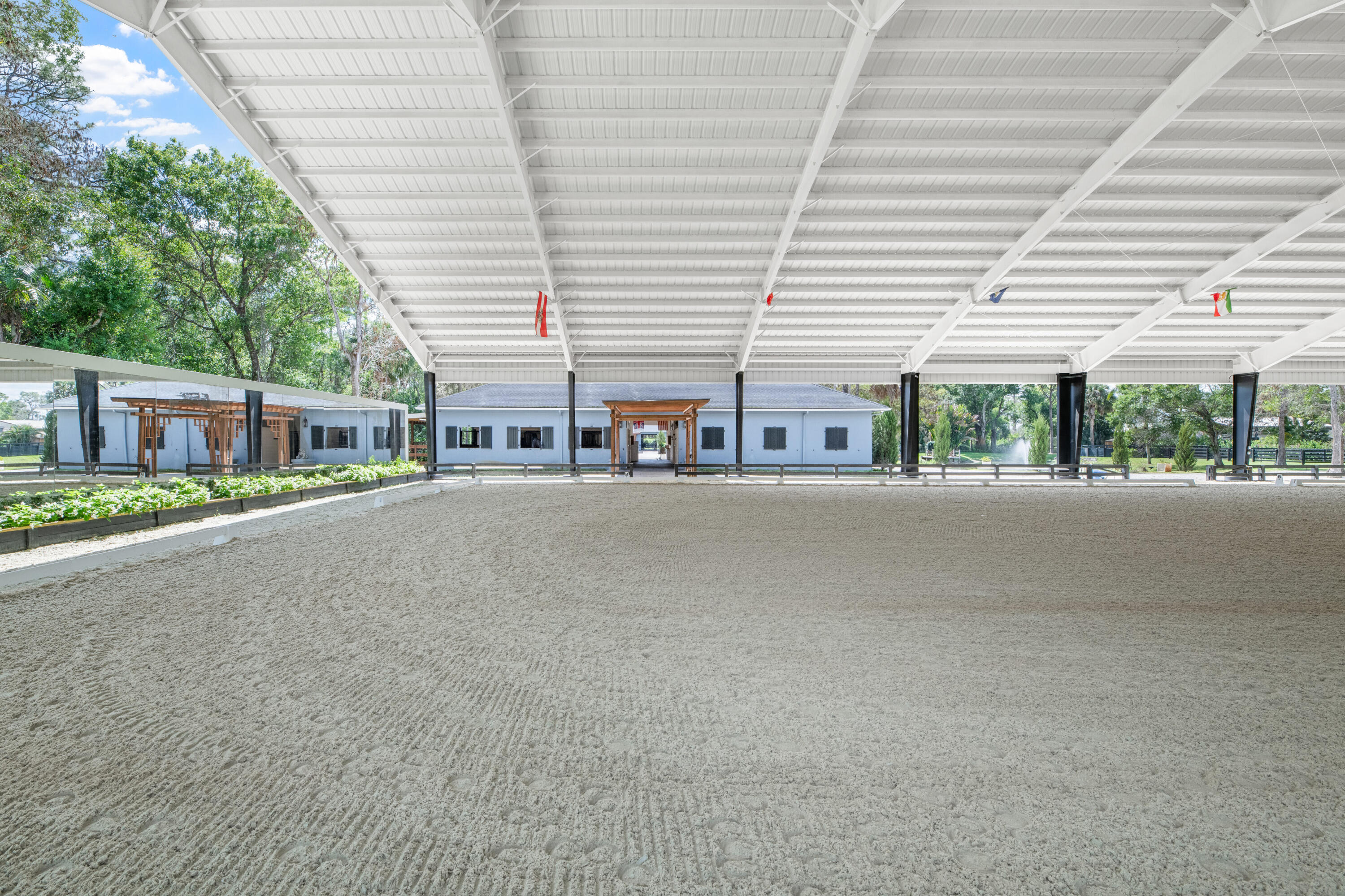  15161 Collecting Canal Road - 物件實景