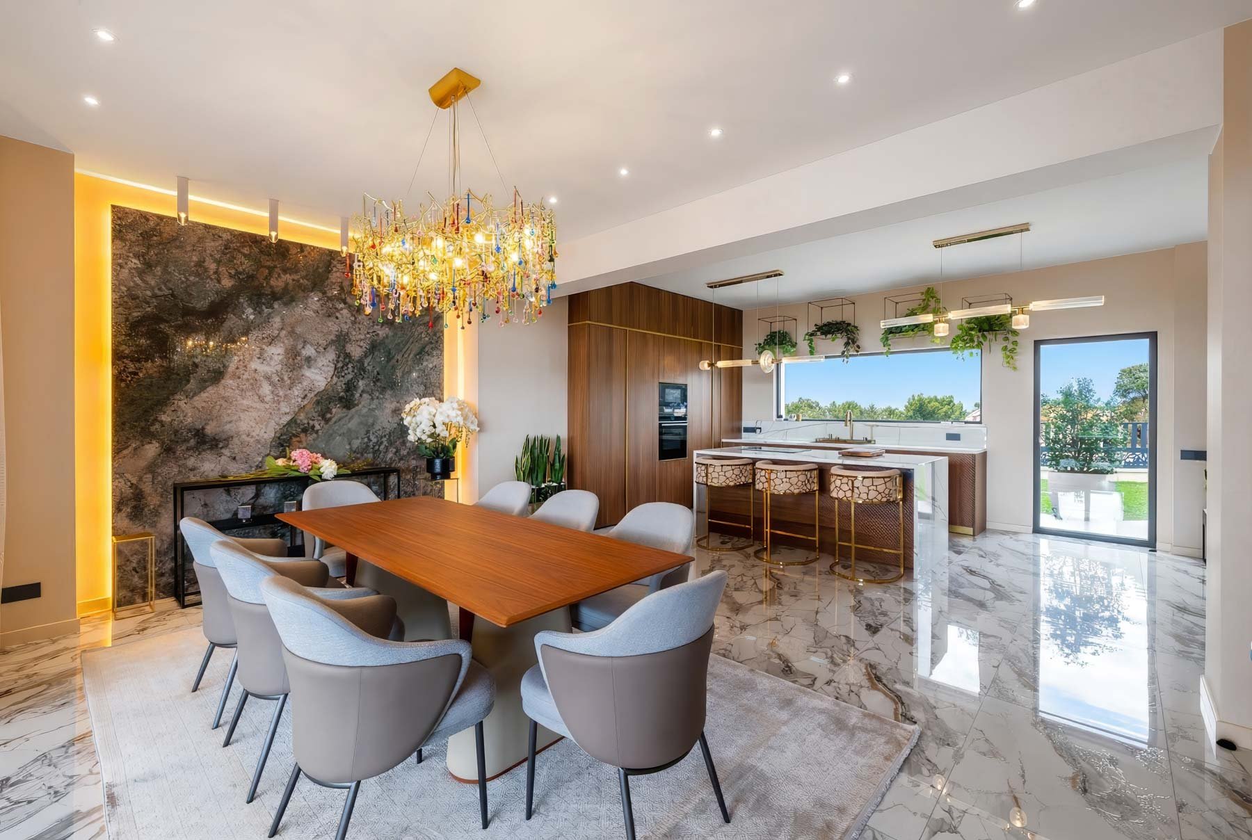  Statement Living: A Seven-Bedroom Villa with Private Pool in Limassol - 物件實景
