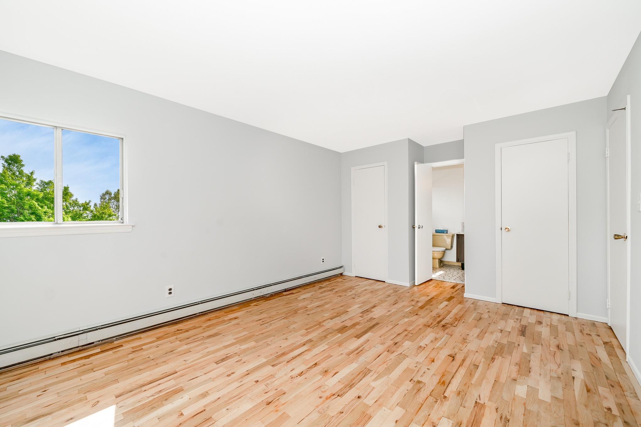 Massapequa, New York, 11758, United States, 4 Bedrooms Bedrooms, ,2 BathroomsBathrooms,Residential,For Sale,1887450