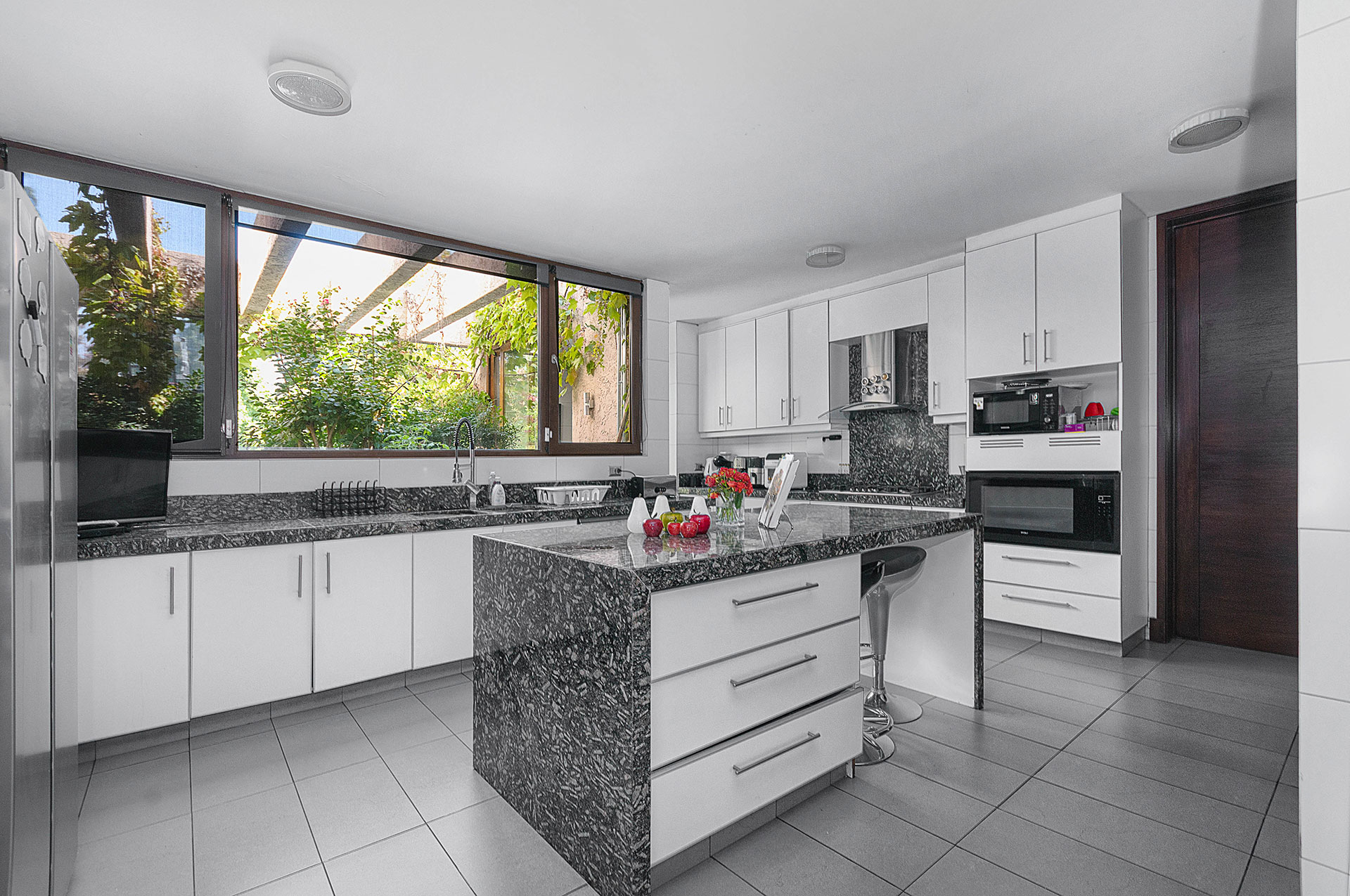  House for sale in the Los Nogales area with sustainable energy solutions - 物件實景