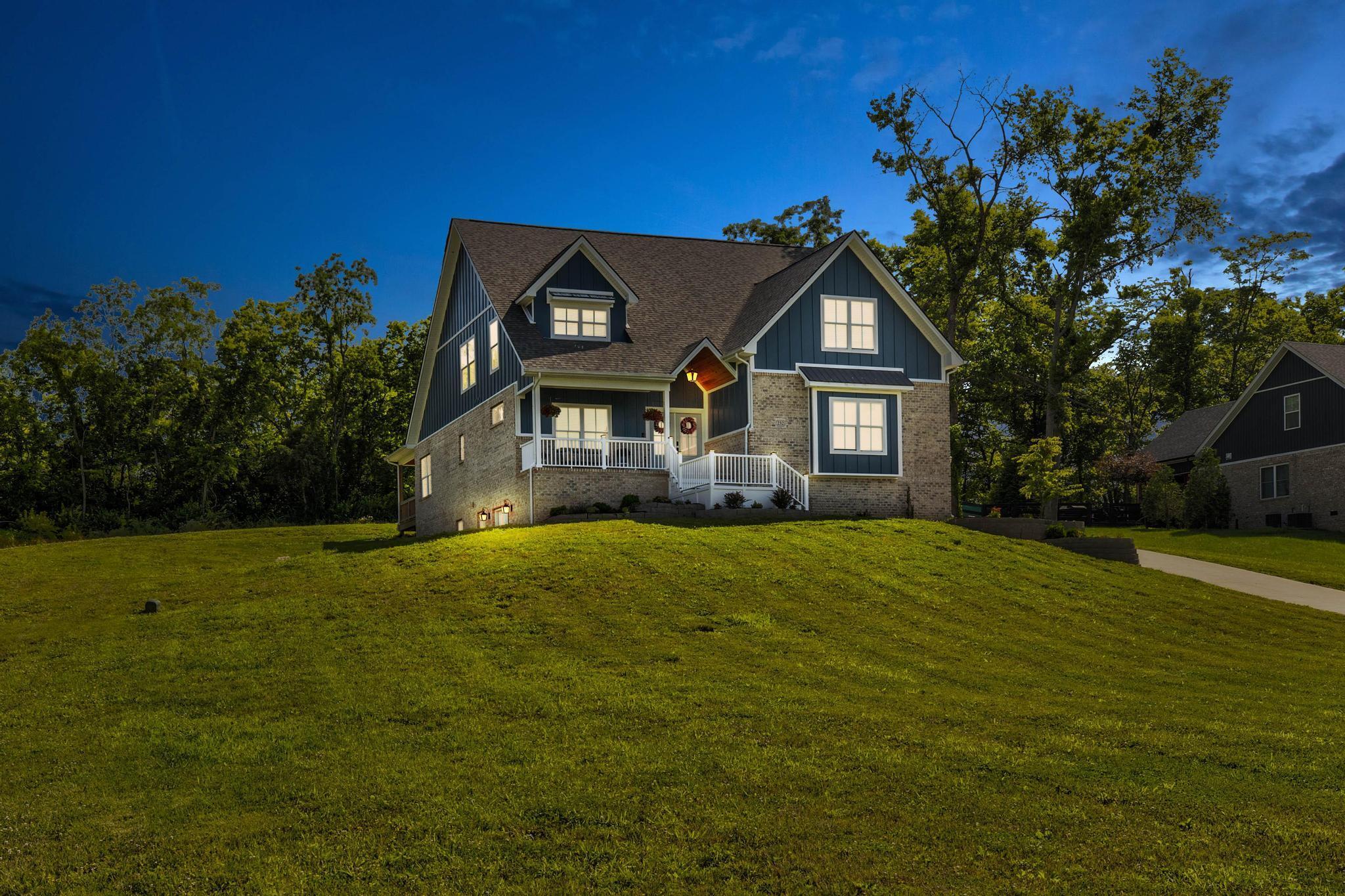 Richmond, Kentucky, 40475, United States, 4 Bedrooms Bedrooms, ,6 BathroomsBathrooms,Residential,For Sale,1971513