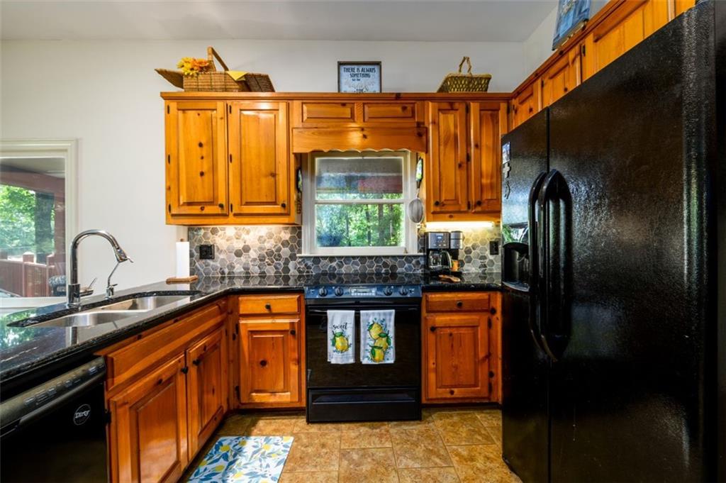 Covington, Georgia, 30014, United States, 5 Bedrooms Bedrooms, ,5 BathroomsBathrooms,Residential,For Sale,1895432