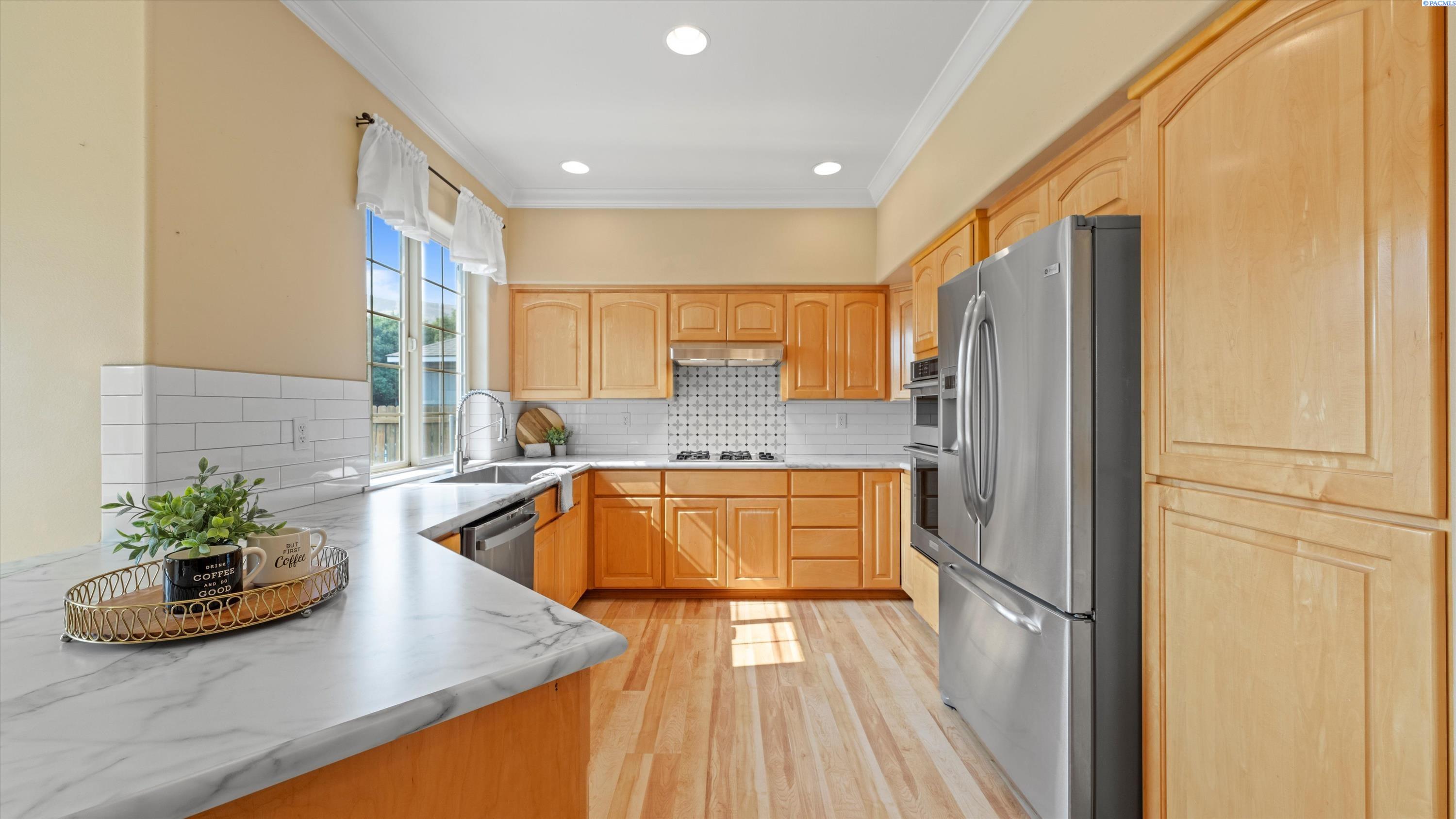 Richland, Washington, 99352, United States, 4 Bedrooms Bedrooms, ,3 BathroomsBathrooms,Residential,For Sale,1940830