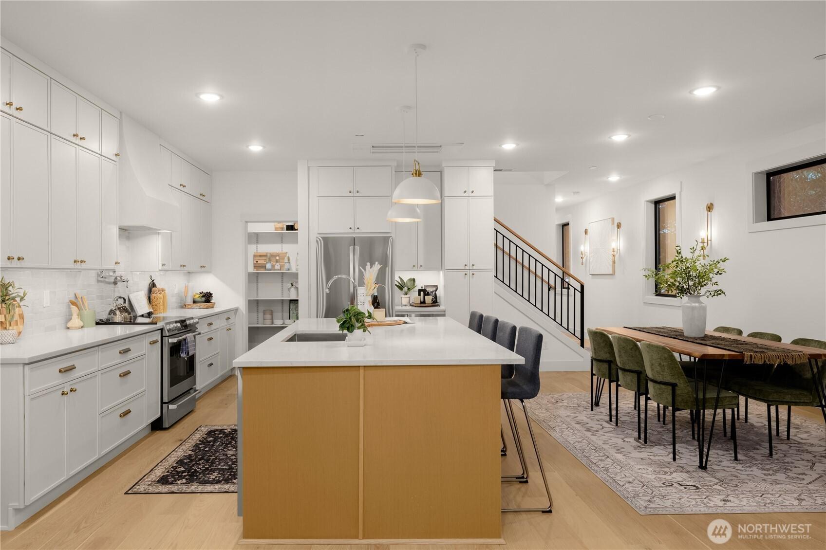 BELLEVUE, Washington, 98006, United States, 3 Bedrooms Bedrooms, ,3 BathroomsBathrooms,Residential,For Sale,1999727