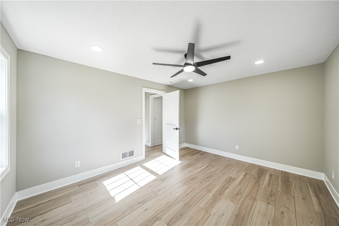 Aurora, Ohio, 44202, United States, 4 Bedrooms Bedrooms, ,4 BathroomsBathrooms,Residential,For Sale,1988117