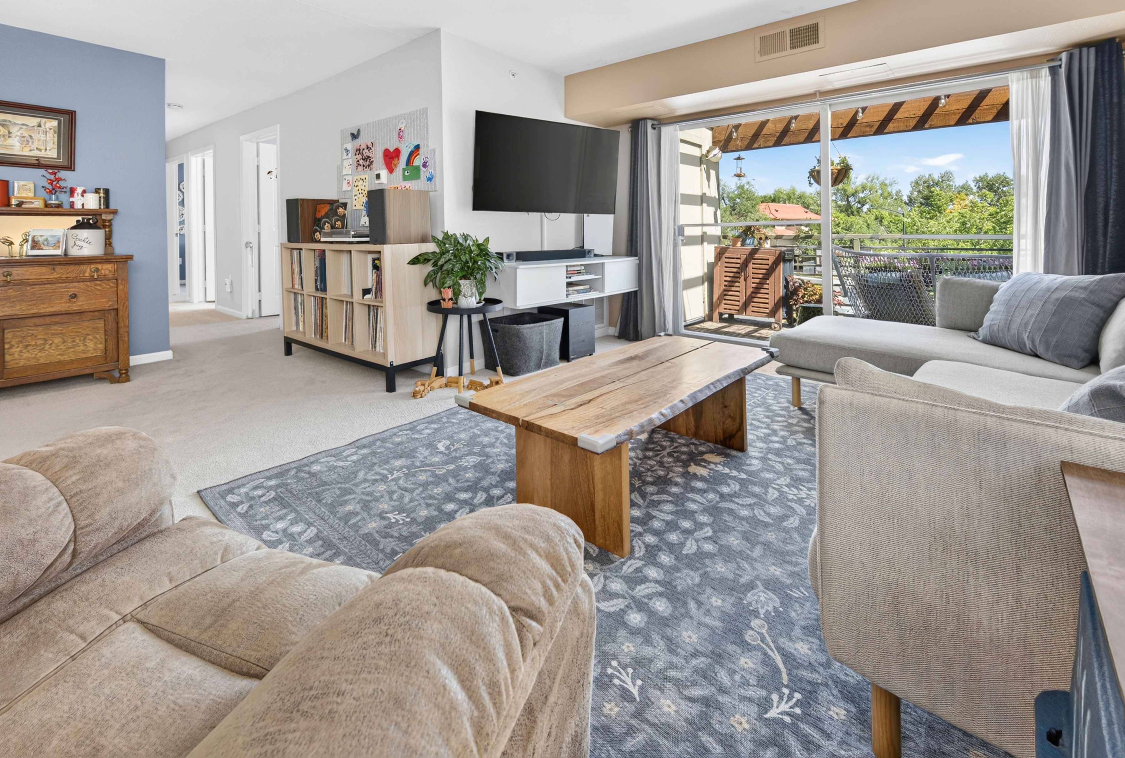  Sun-Drenched, Top-Floor End-Unit Condominium in the Heart of Central Boulder - 物件實景