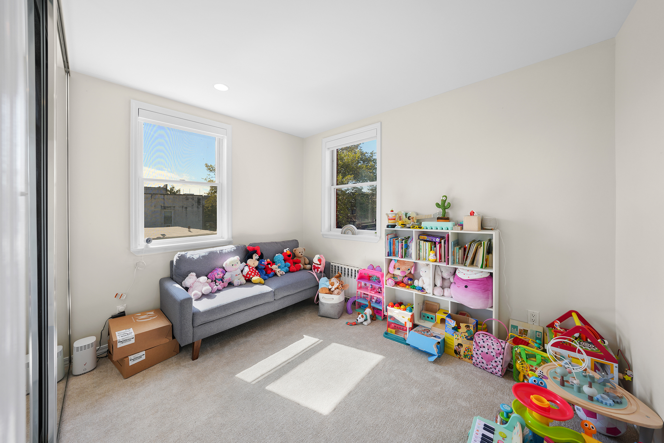 Brooklyn, New York, 11230, United States, 4 Bedrooms Bedrooms, ,4 BathroomsBathrooms,Residential,For Sale,1981094