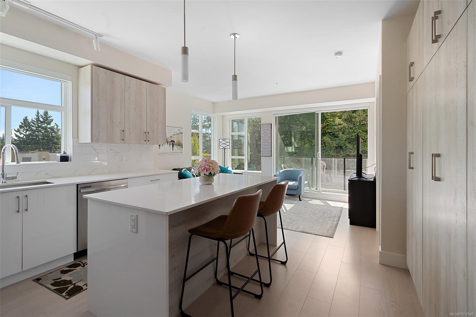 VIEW ROYAL, British Columbia, V9A 2P8, CA, 2 Bedrooms Bedrooms, ,Residential,For Sale,1948032