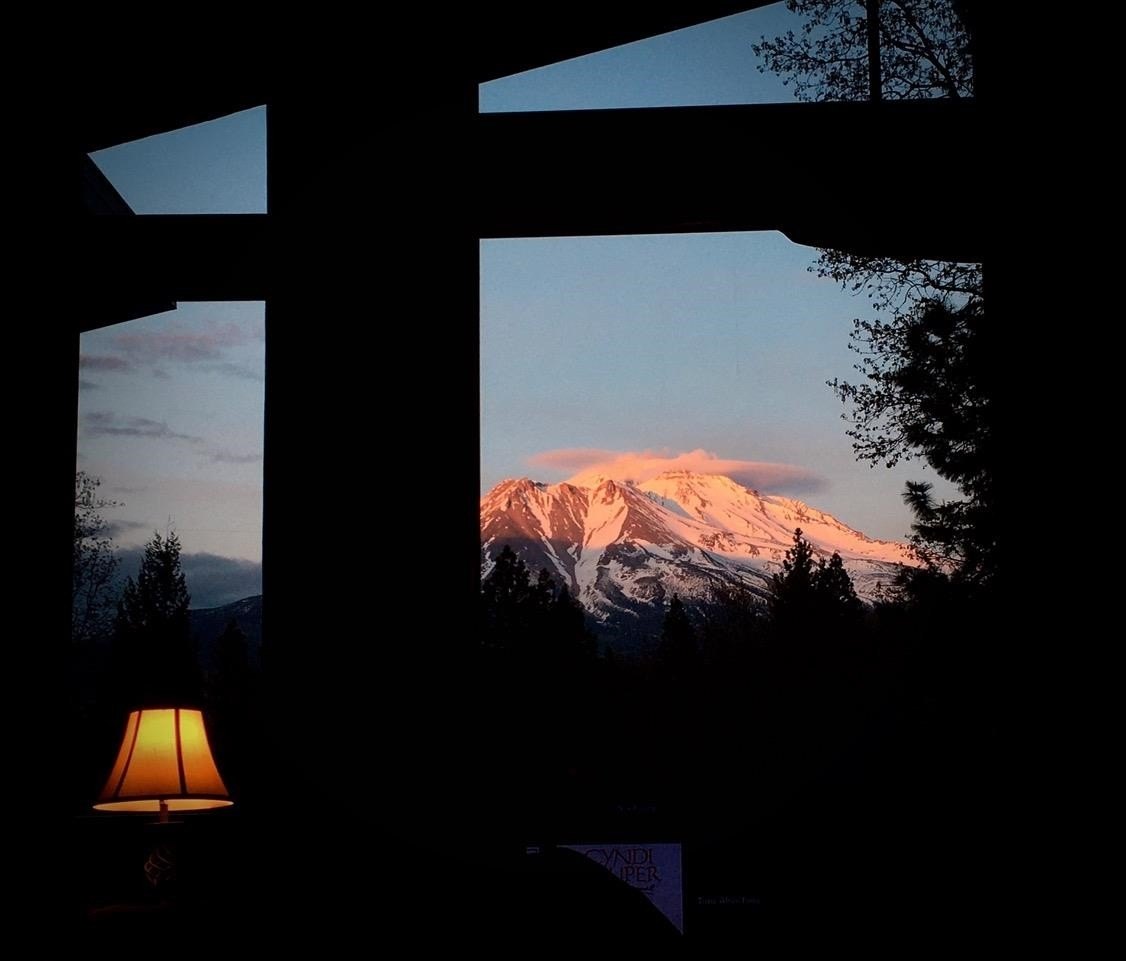 Weed, California, 96094, United States, 4 Bedrooms Bedrooms, ,3 BathroomsBathrooms,Residential,For Sale,1979128