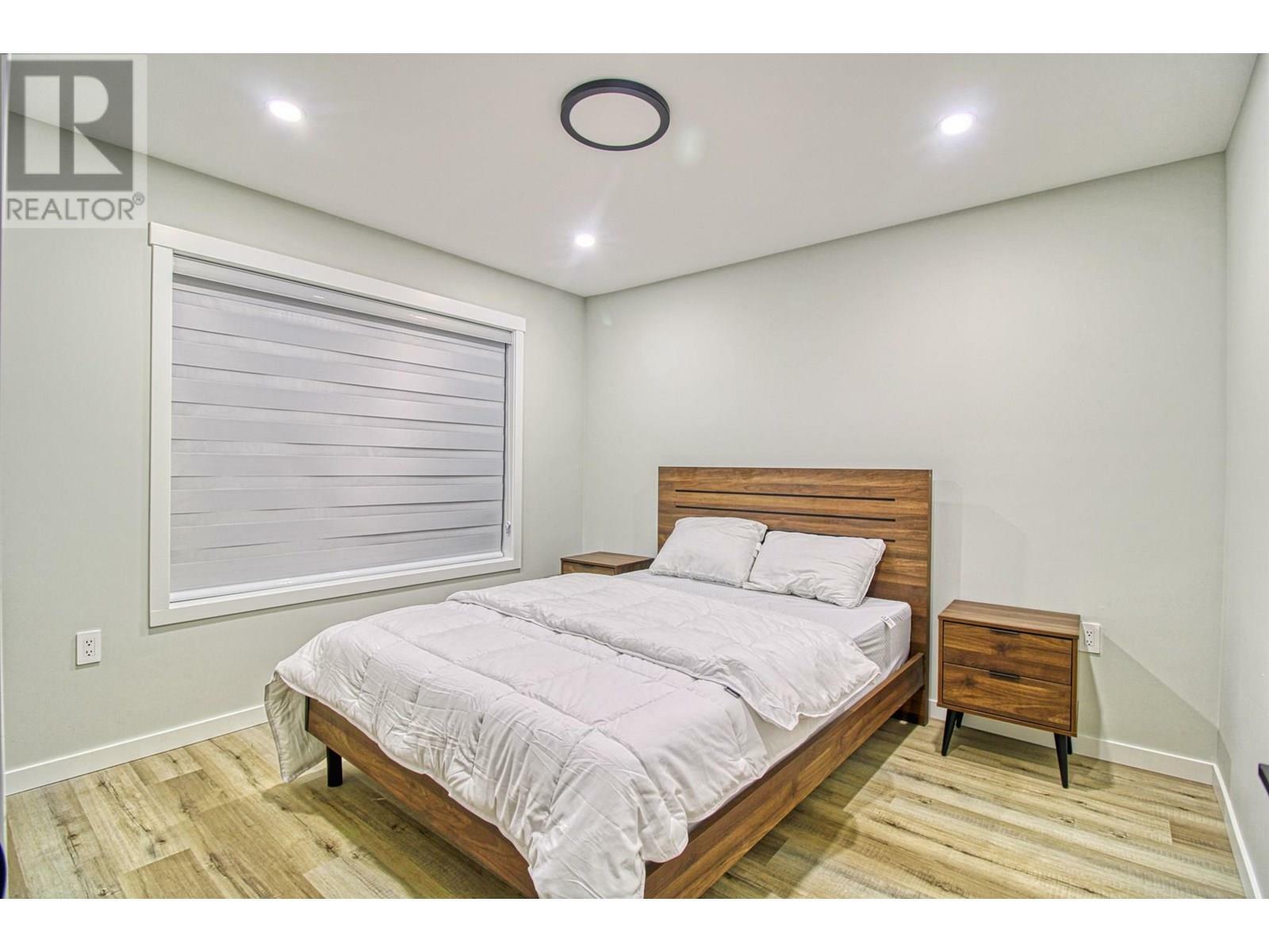 KELOWNA, British Columbia, V1Z 3R8, CA, 3 Bedrooms Bedrooms, ,2 BathroomsBathrooms,Residential,For Sale,1865801