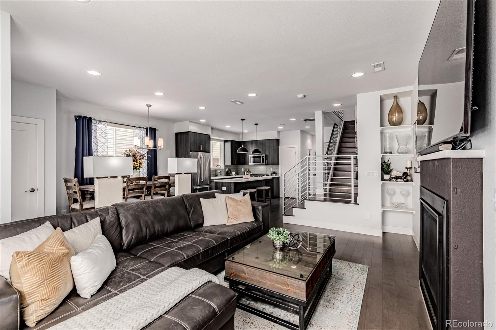 Denver, Colorado, 80204, United States, 3 Bedrooms Bedrooms, ,1 BathroomBathrooms,Residential,For Sale,1990930