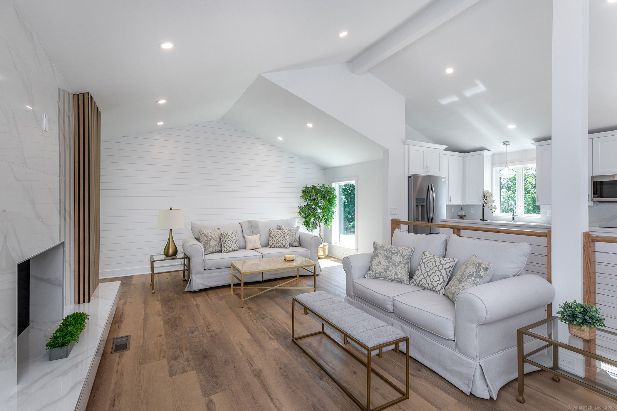 Brookfield, Connecticut, 06804, United States, 3 Bedrooms Bedrooms, ,2 BathroomsBathrooms,Residential,For Sale,1911070