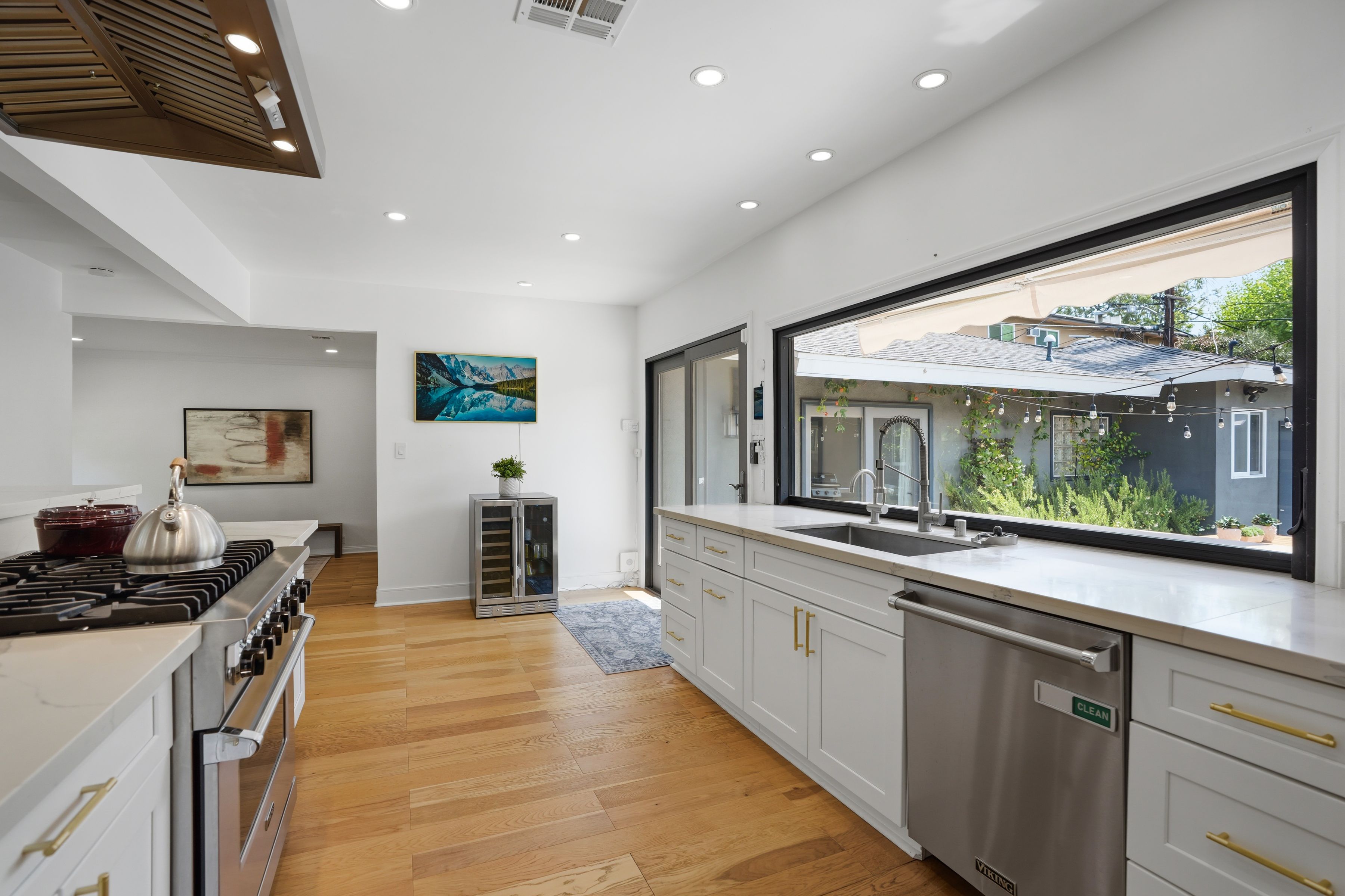  4744 Camellia Avenue - 物件實景