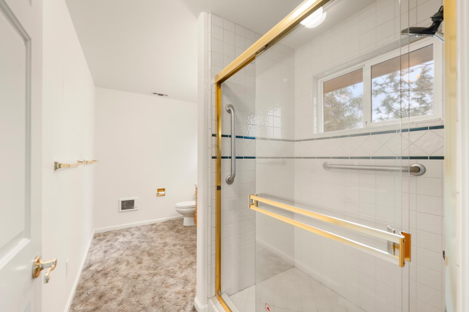 Shingle Springs, California, 95682, United States, 3 Bedrooms Bedrooms, ,3 BathroomsBathrooms,Residential,For Sale,1997420