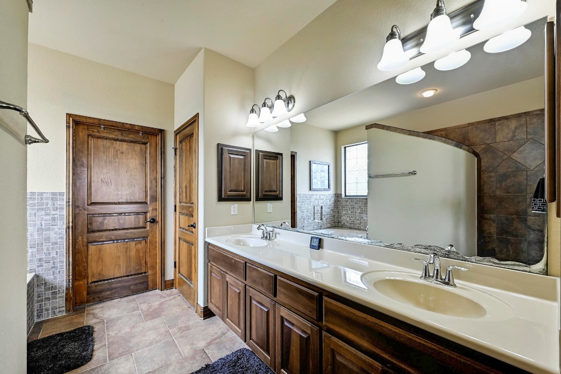 Lago Vista, Texas, 78645, United States, 3 Bedrooms Bedrooms, ,4 BathroomsBathrooms,Residential,For Sale,1828284