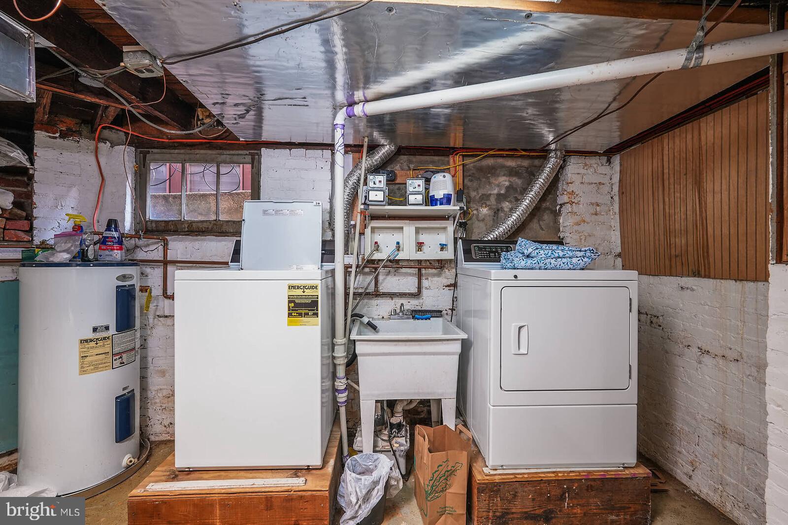 Annapolis, Maryland, 21401, United States, 4 Bedrooms Bedrooms, ,3 BathroomsBathrooms,Residential,For Sale,2002479