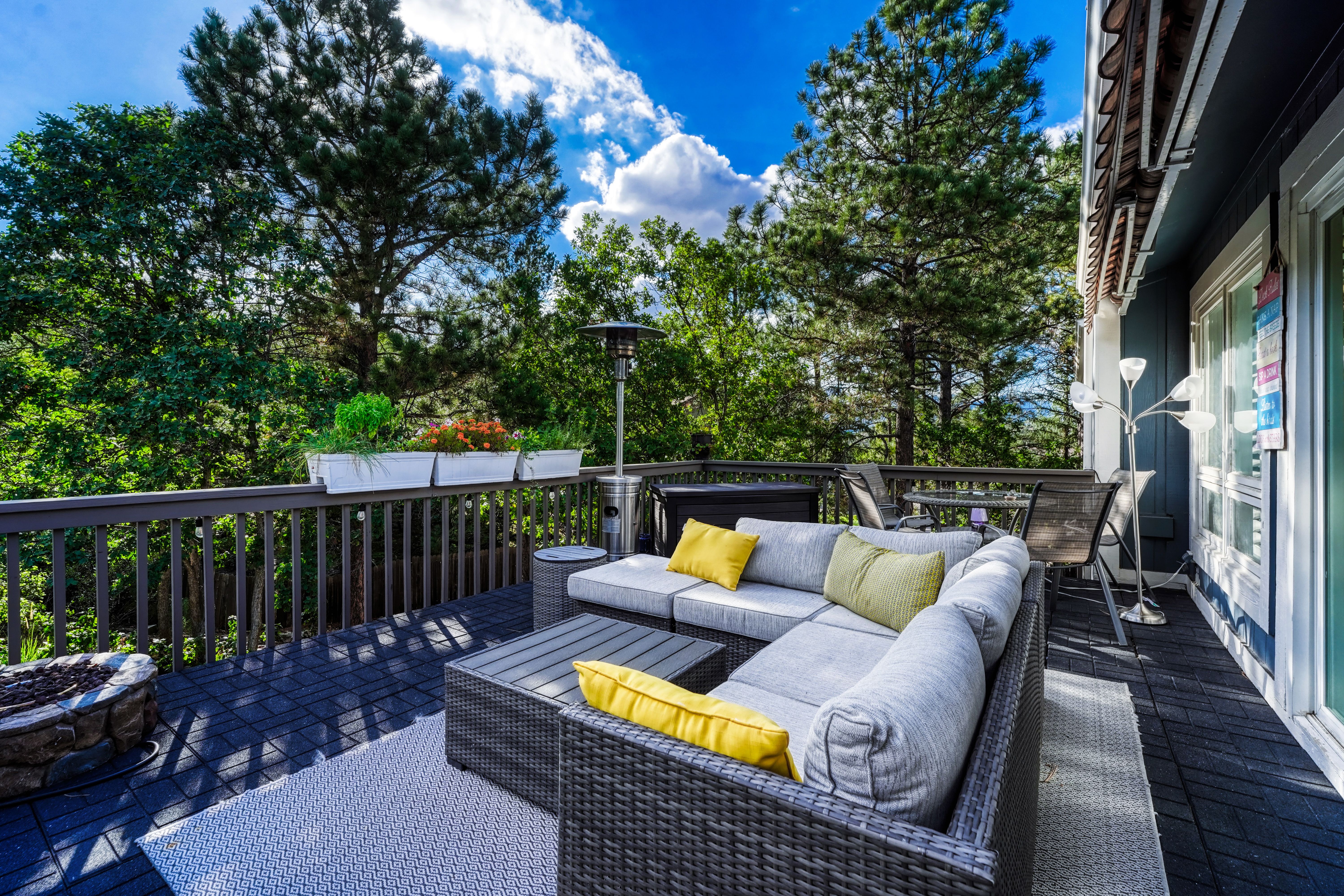  Renovated Ranch with Outdoor Living - 物件實景