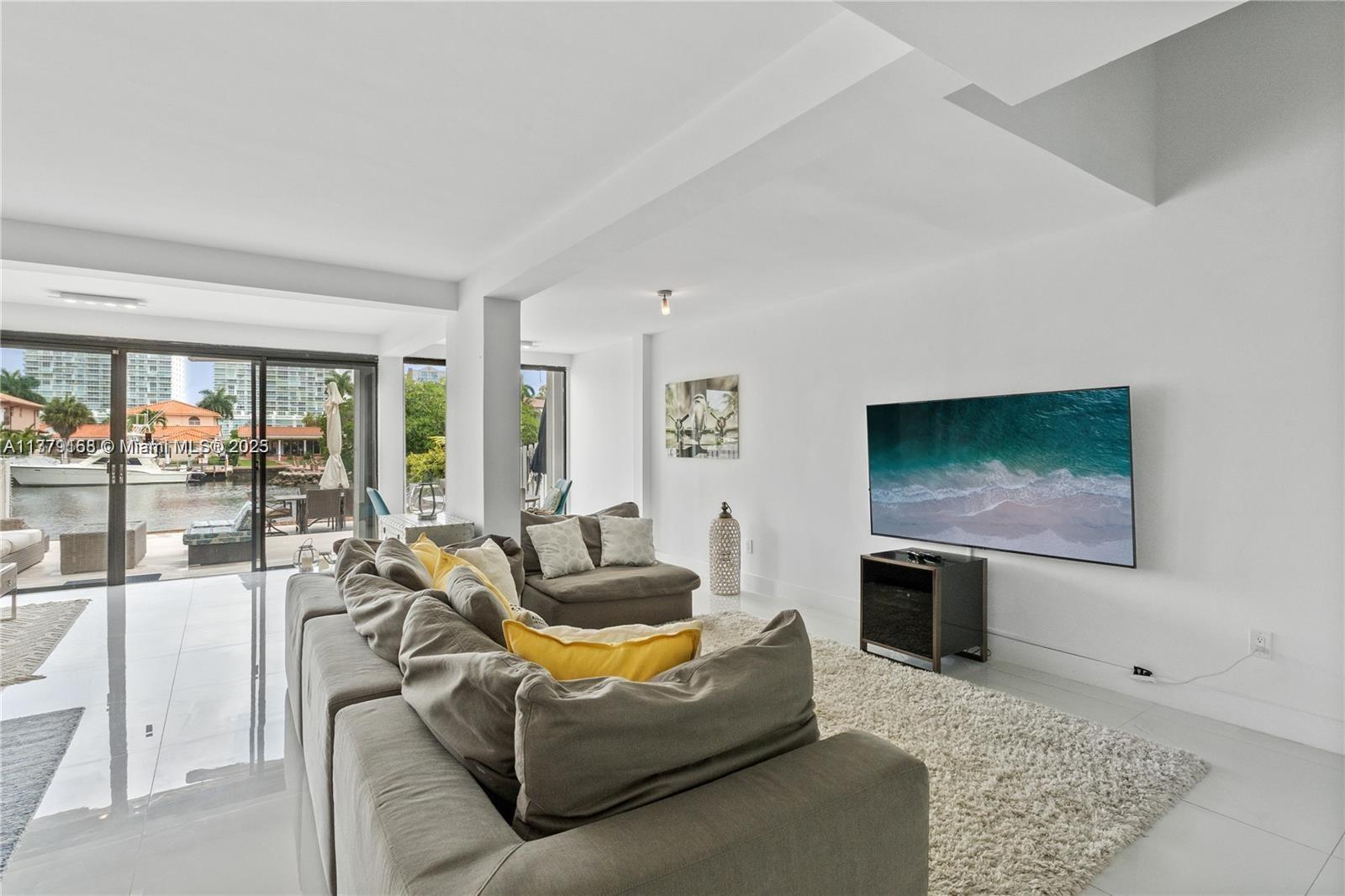 Sunny Isles Beach, Florida, 33160, United States, 3 Bedrooms Bedrooms, ,3 BathroomsBathrooms,Residential,For Sale,1762463