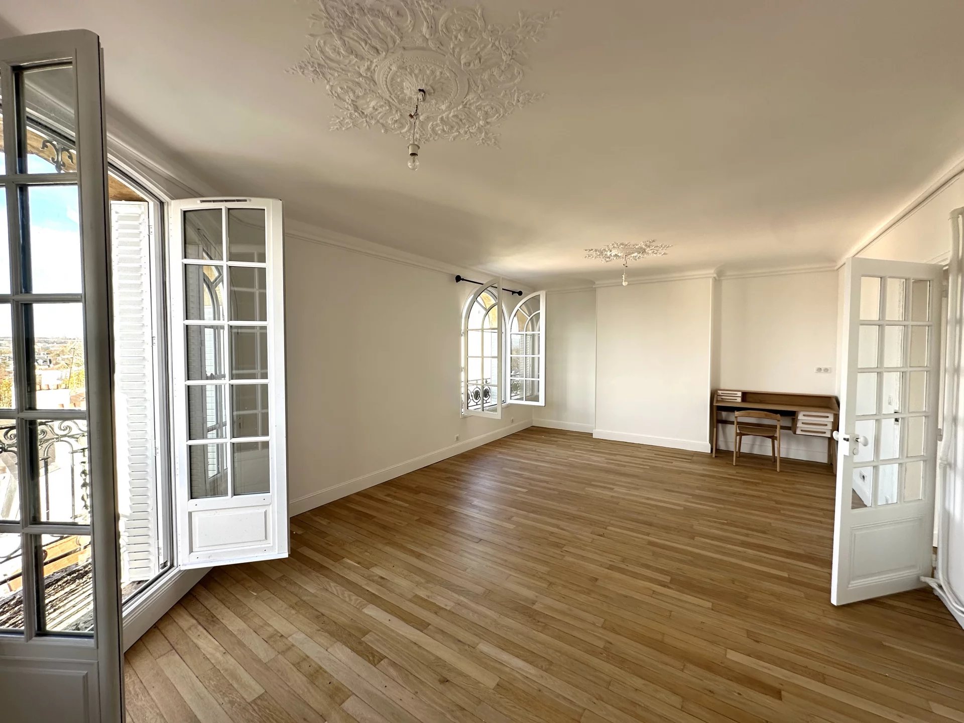 Le Vésinet, Île-de-France, 78110, FR, 2 Bedrooms Bedrooms, ,1 BathroomBathrooms,Residential,For Sale,2003303